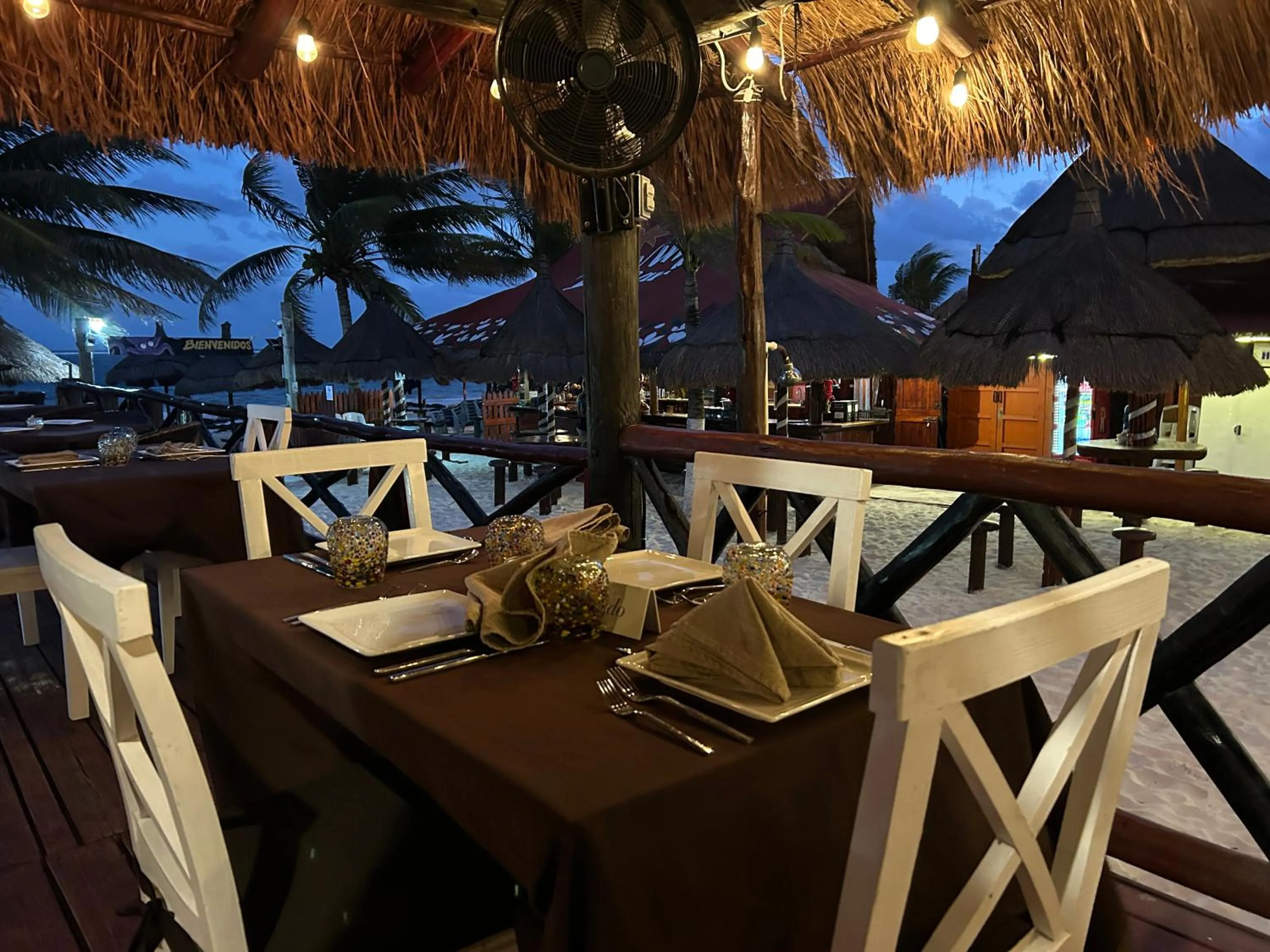 Restaurant/places to eat in The Diving Lodge Downtown