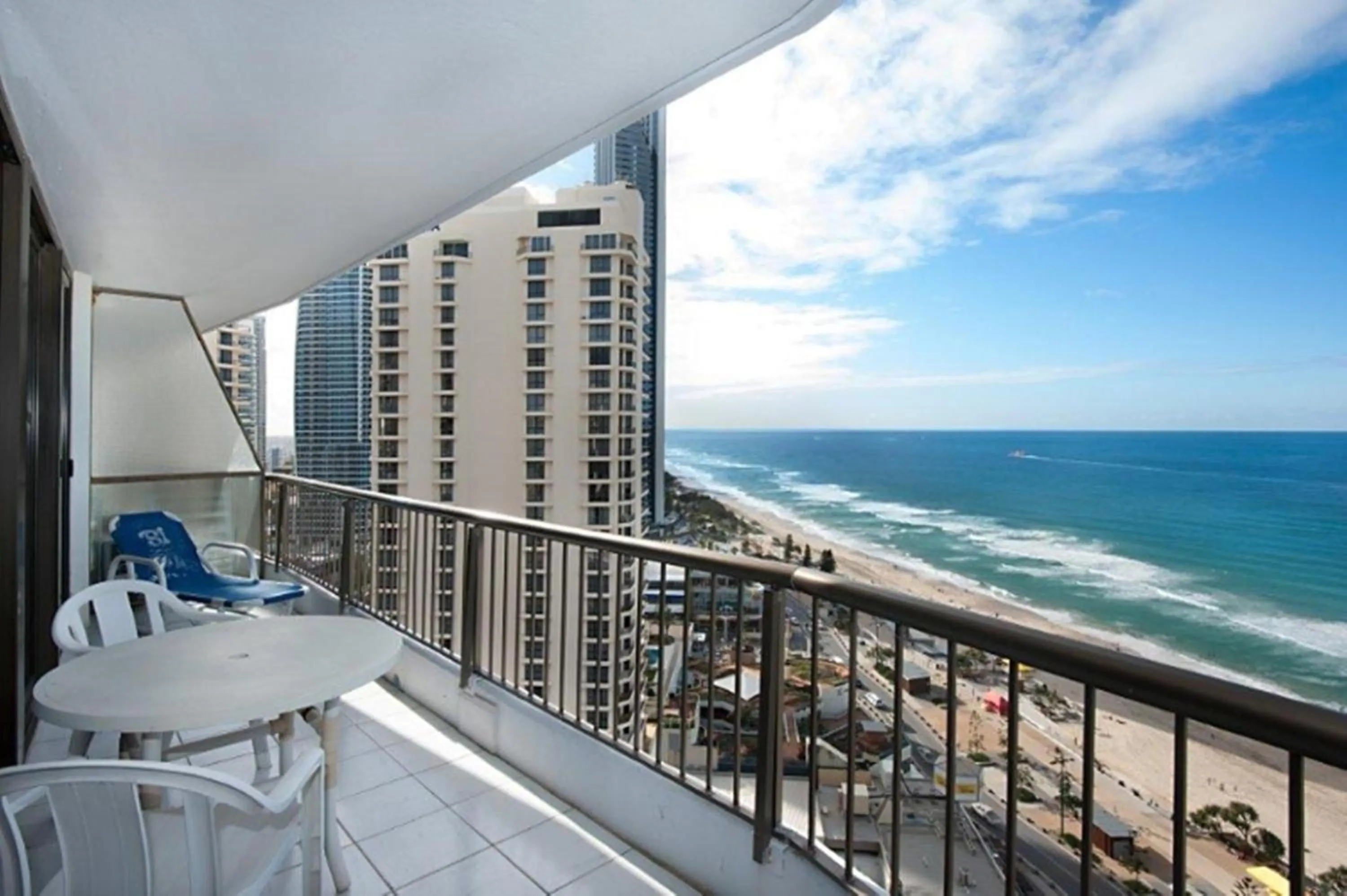 Balcony/Terrace in Surfers International Apartments