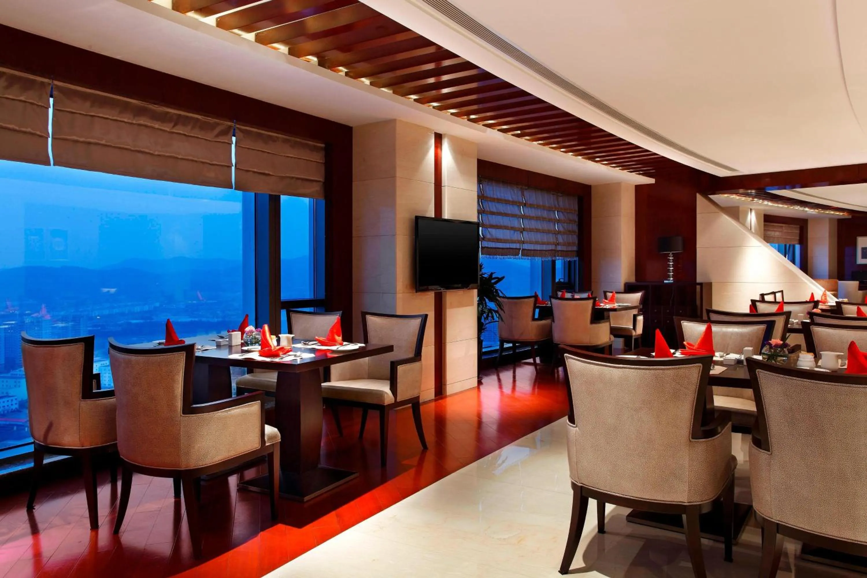 Lounge or bar in Sheraton Jinzhou Hotel