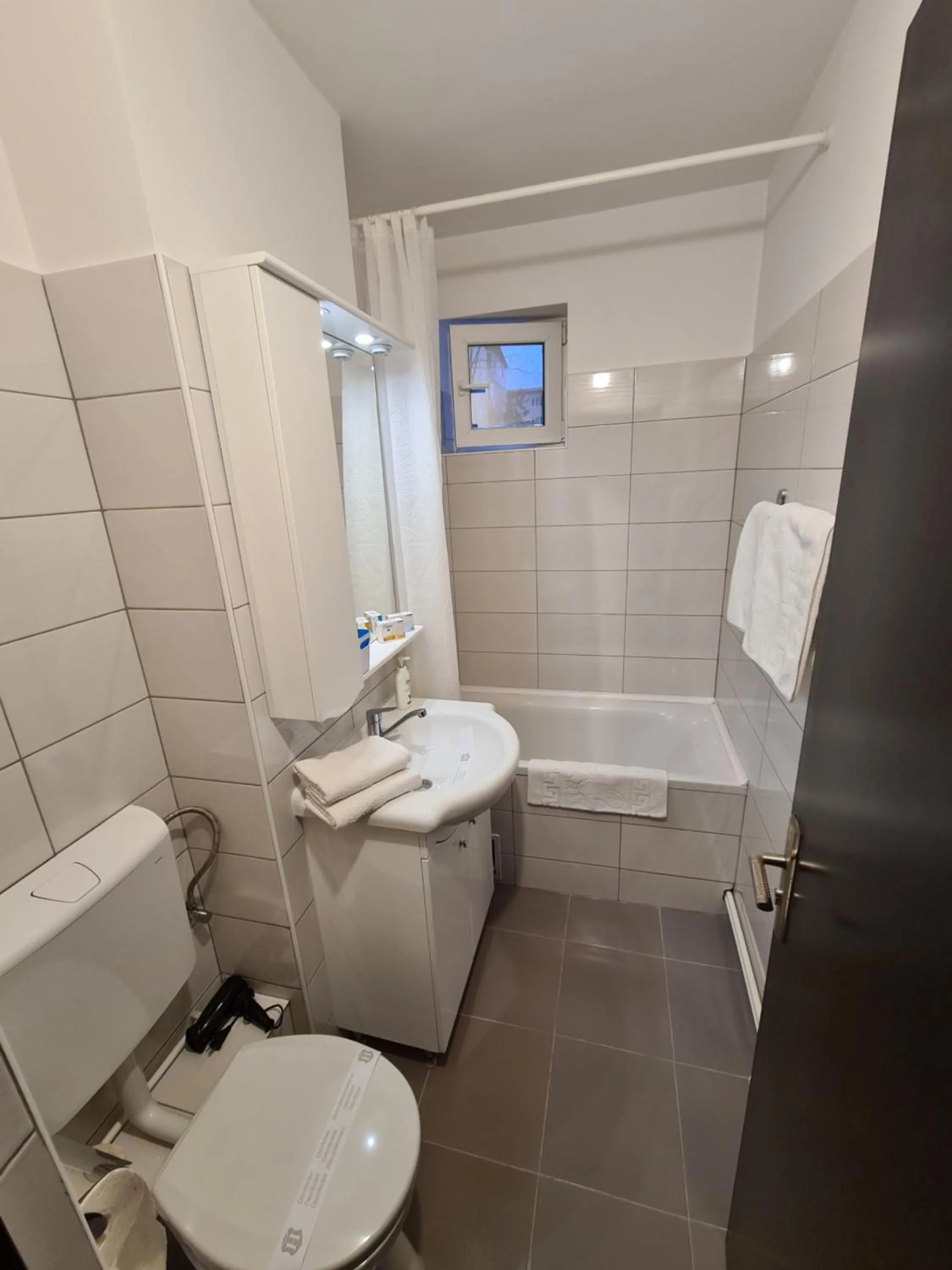 Apartament Alina - la parter & parcare rezervata