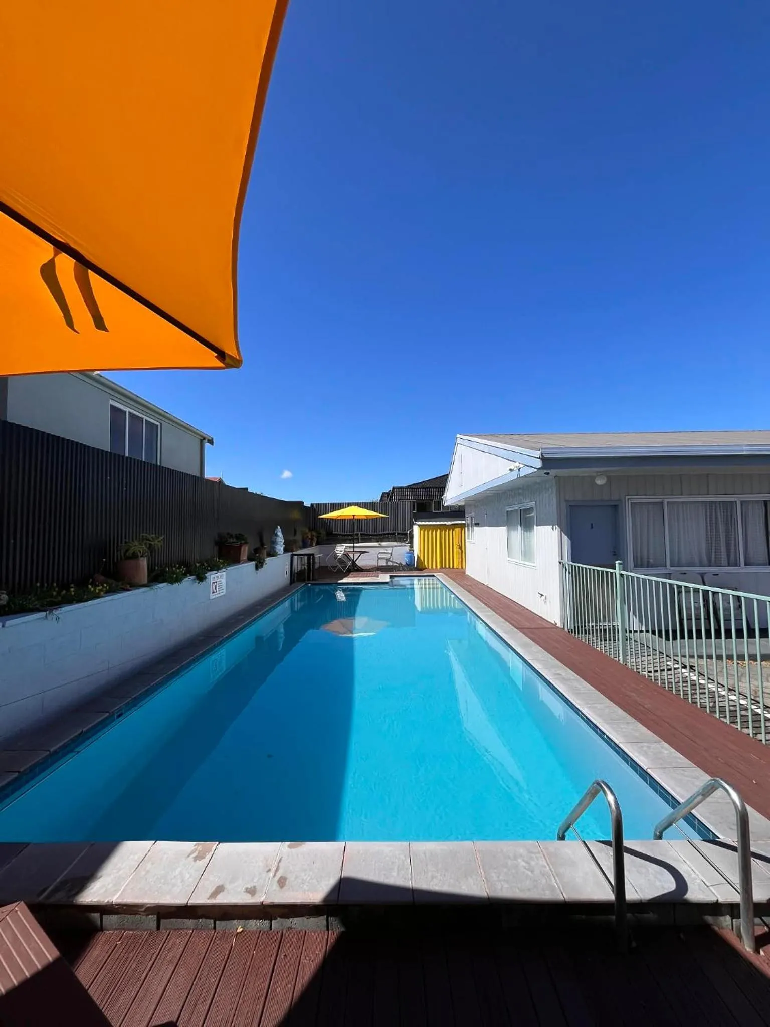 Swimming pool in Kowhai Motel Rotorua