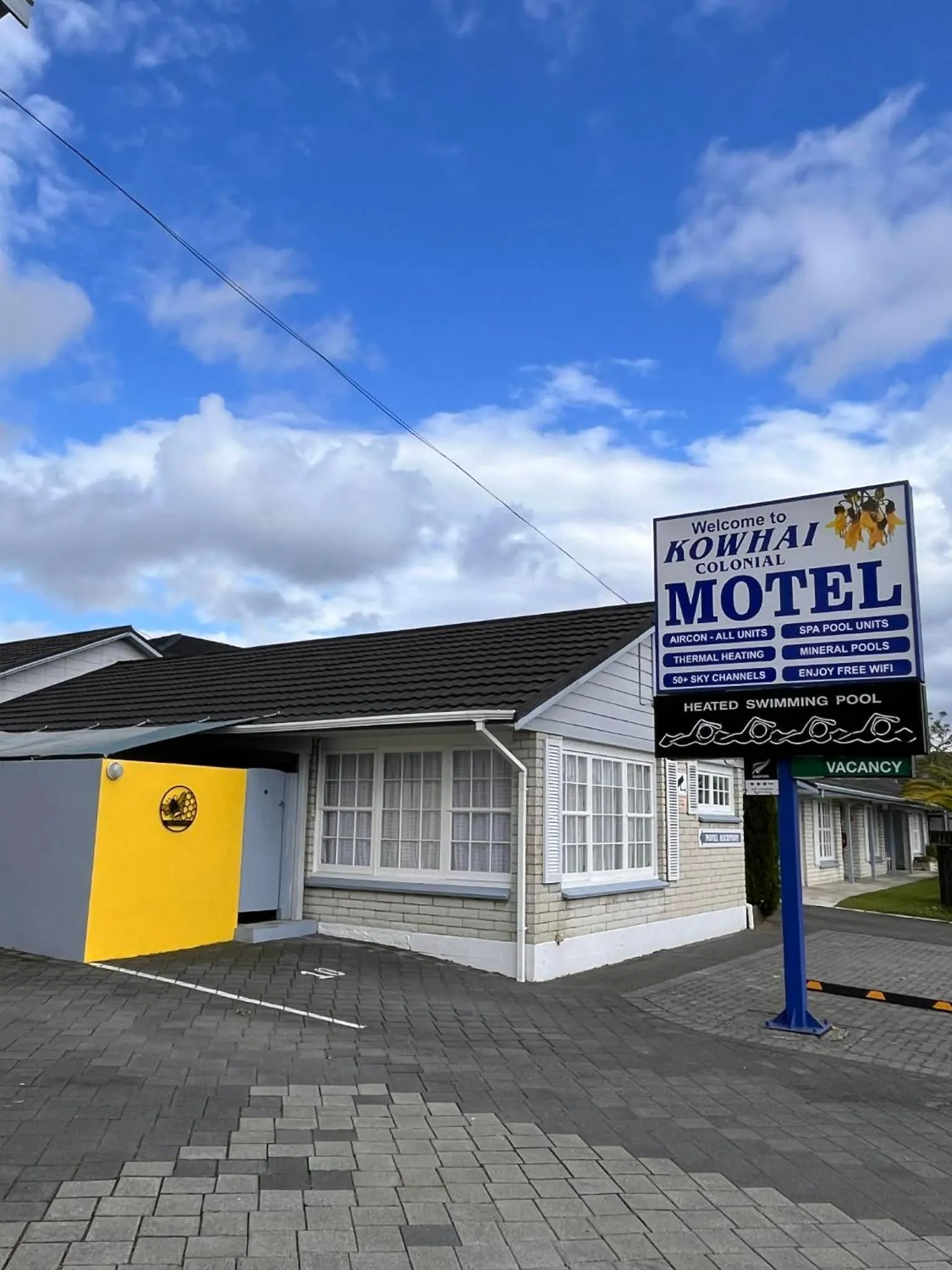 Logo/Certificate/Sign in Kowhai Motel Rotorua