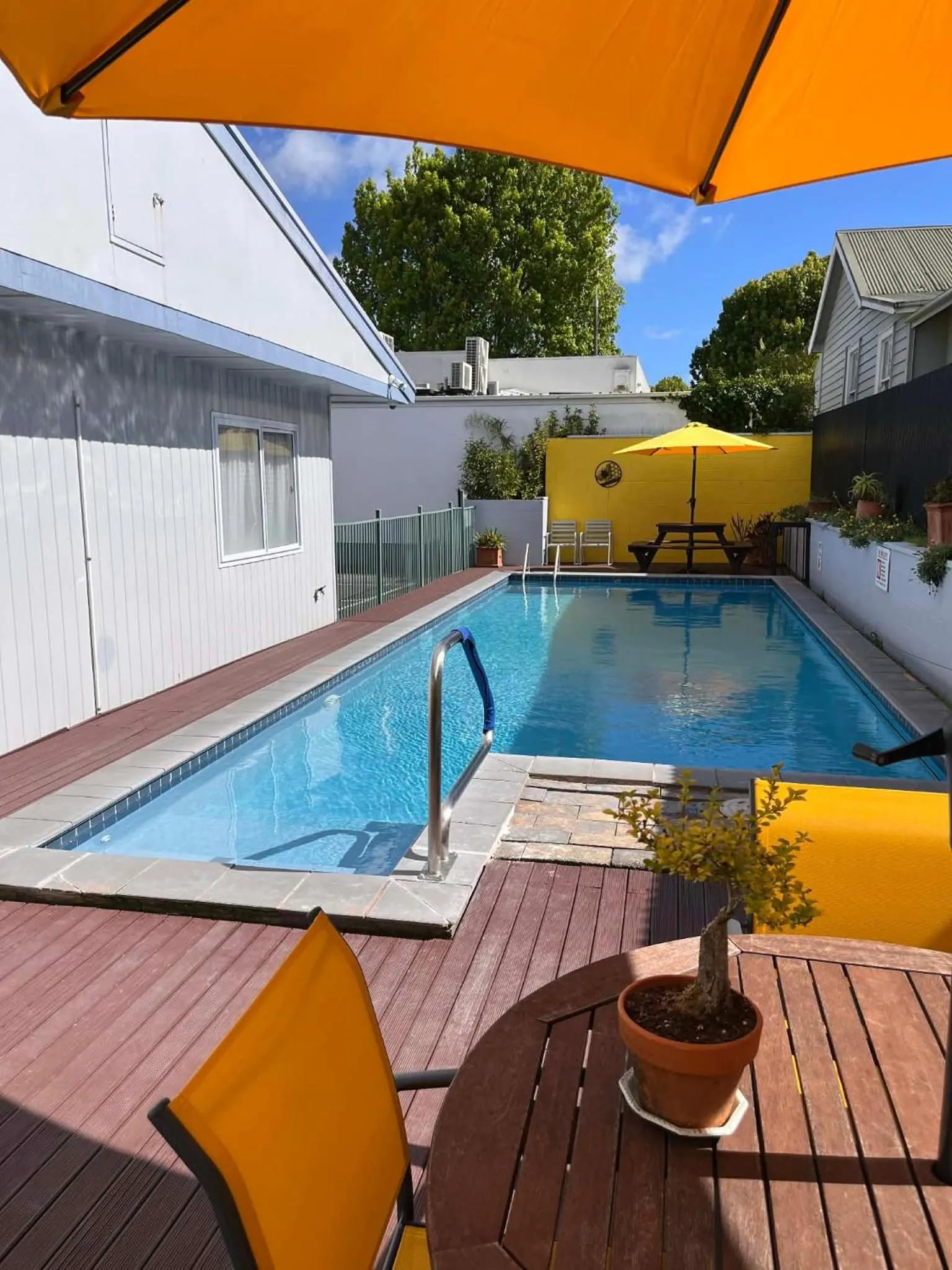 Swimming pool in Kowhai Motel Rotorua