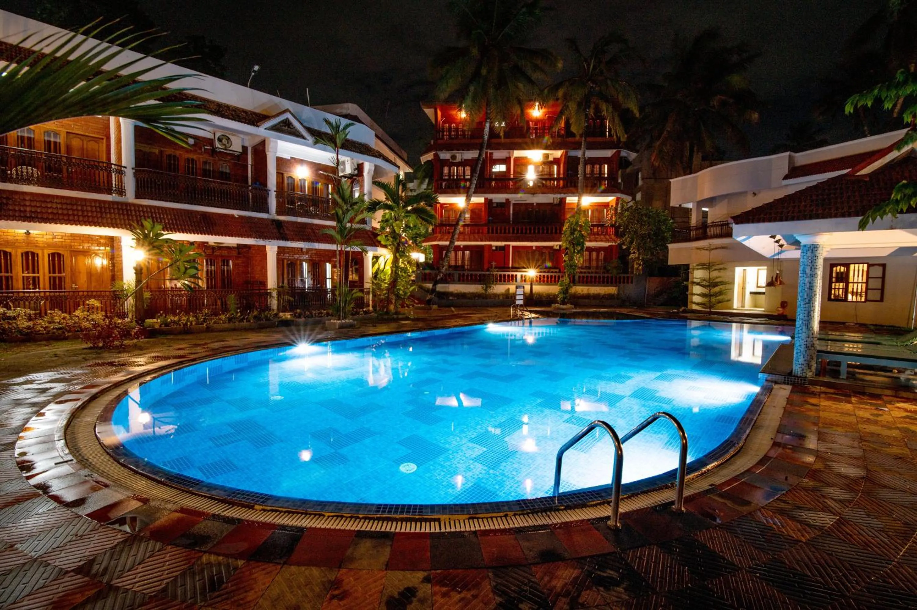 Swimming pool in Jasmine Palace