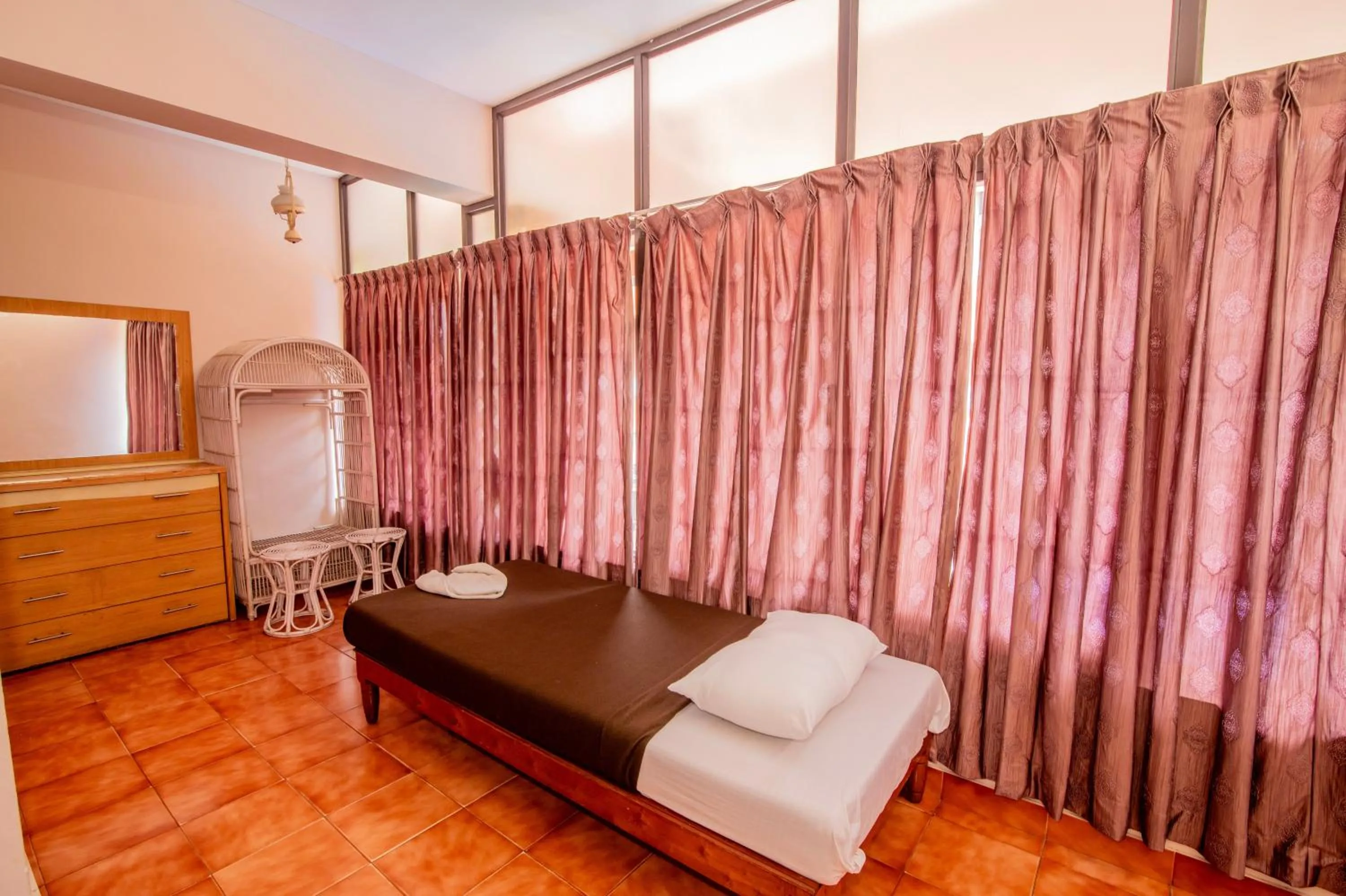 Bedroom, Bed in Jasmine Palace