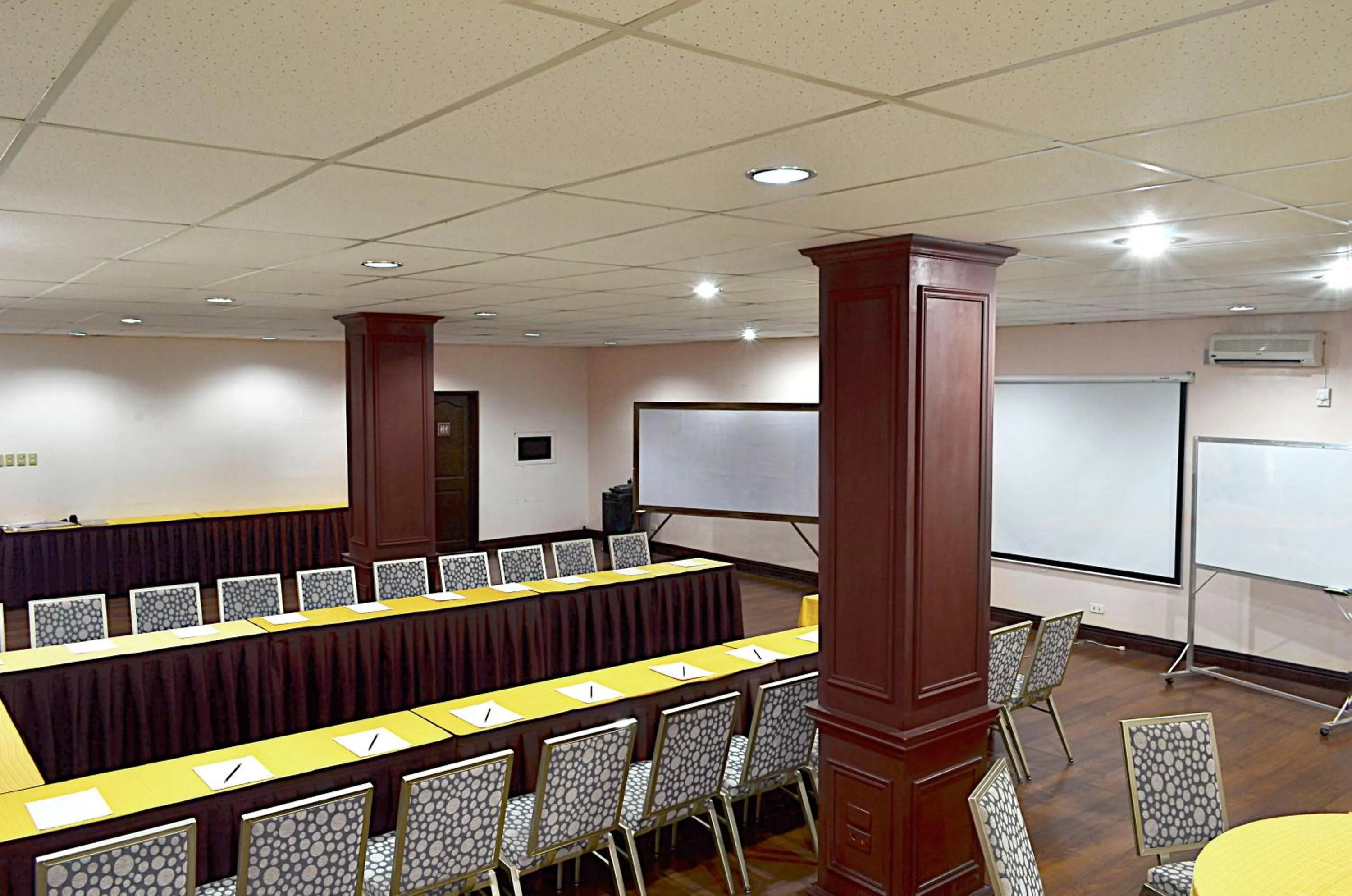 Business facilities in Thunderbird Resorts - Rizal