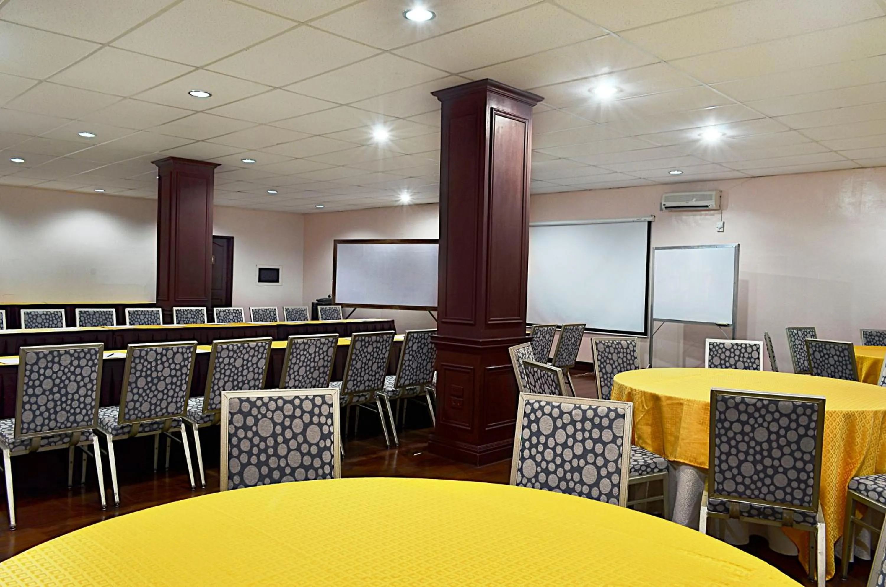 Business facilities in Thunderbird Resorts - Rizal