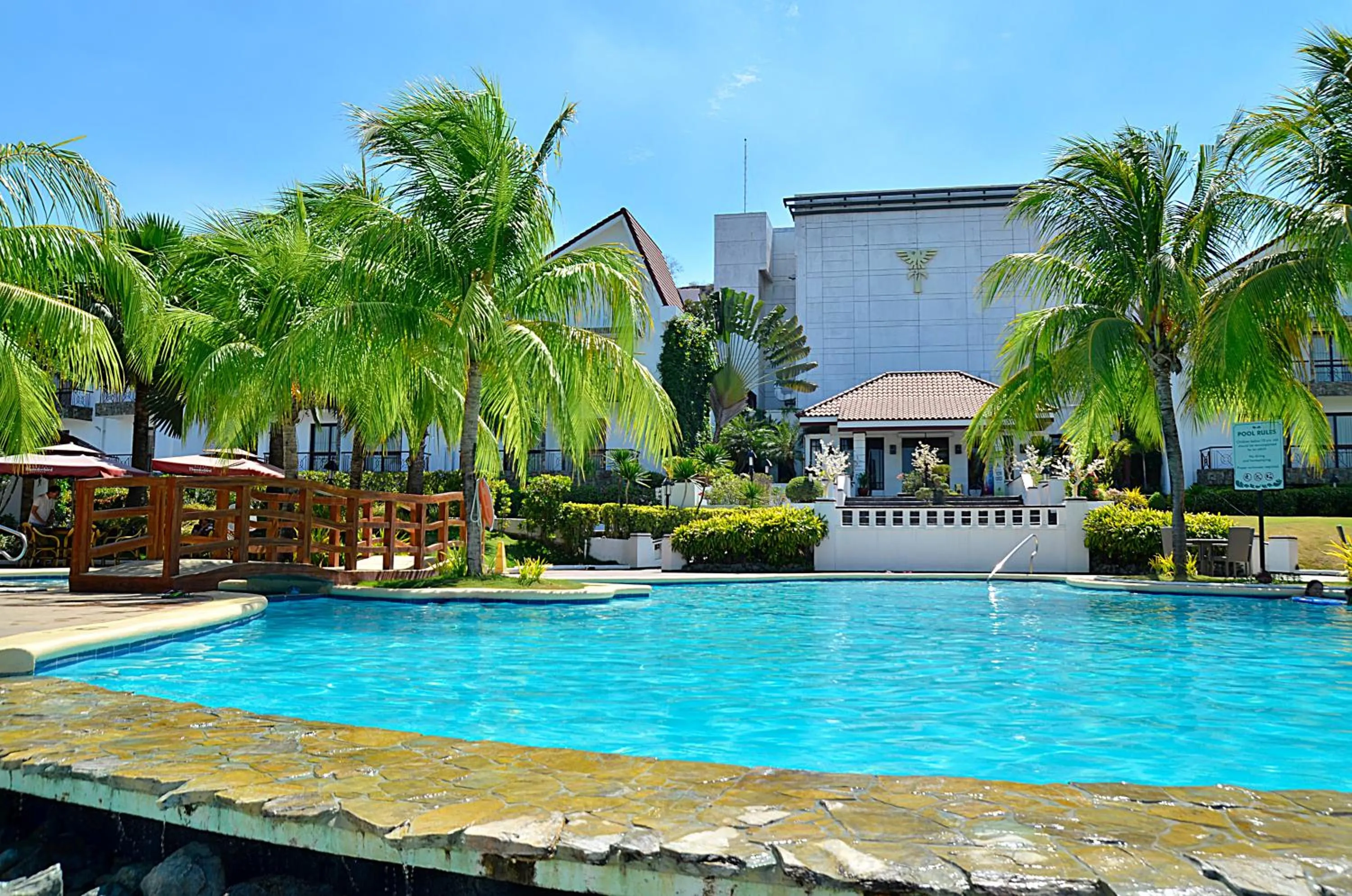 Swimming pool in Thunderbird Resorts - Rizal