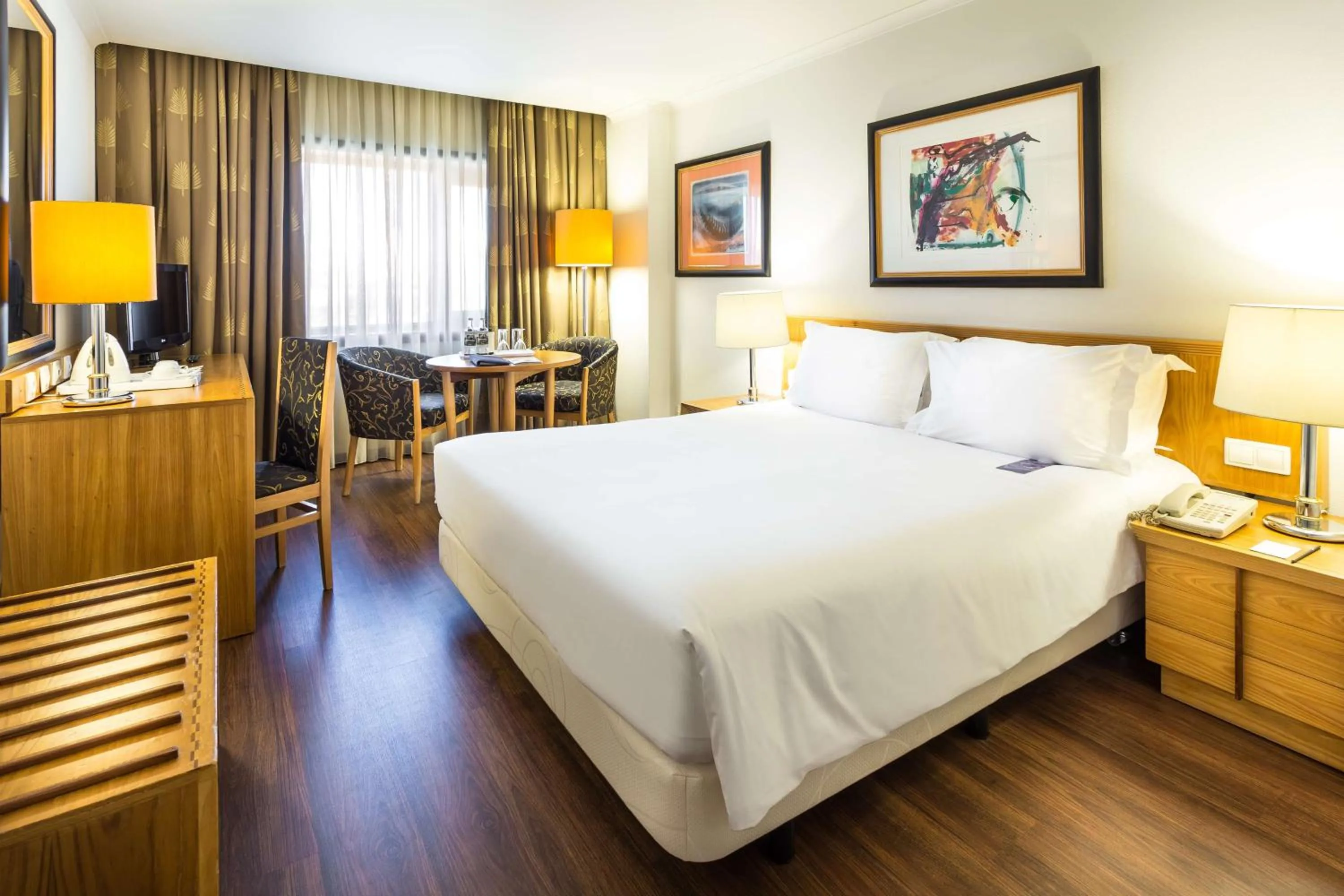 Photo of the whole room, Bed in Radisson Blu Hotel Lisbon