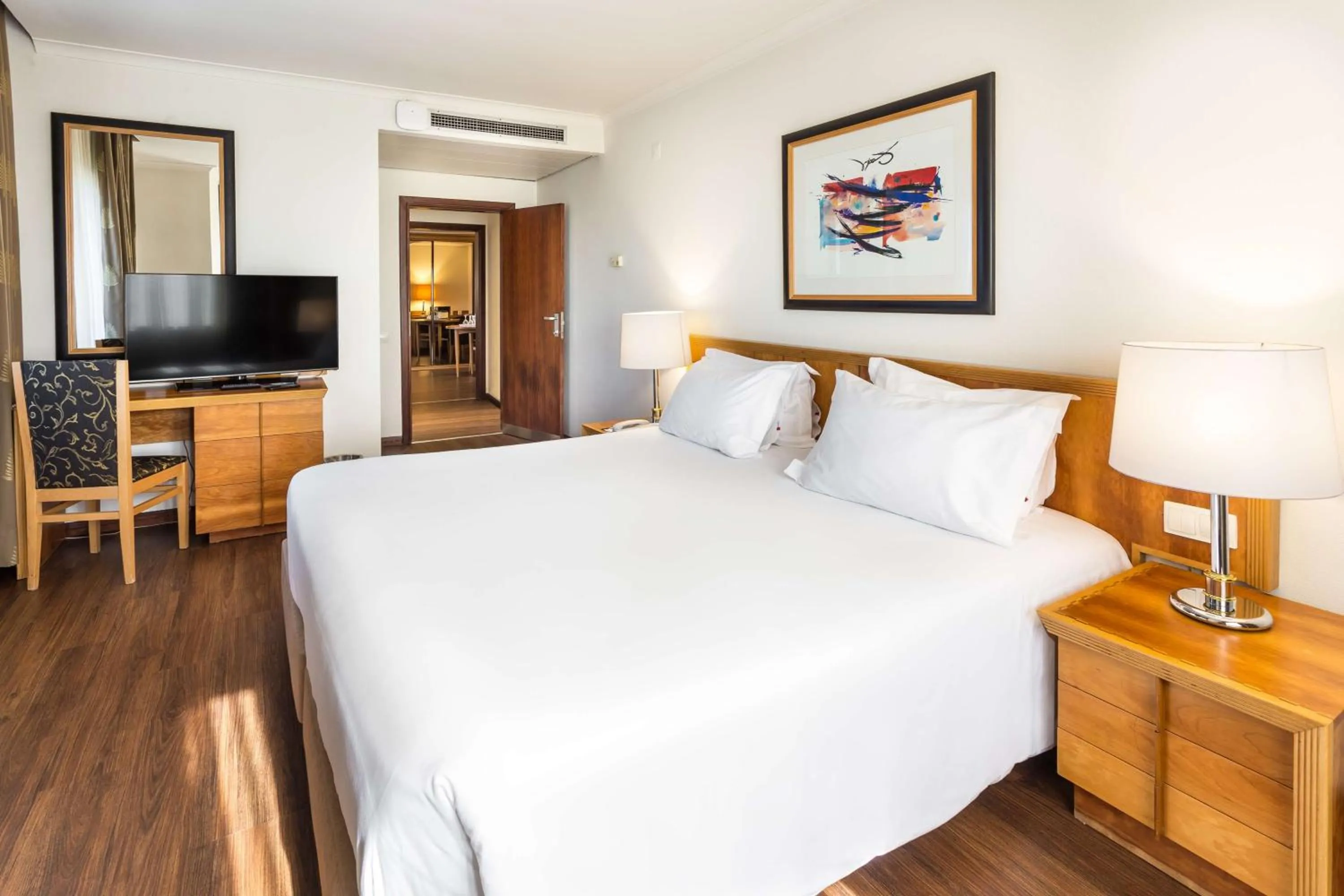 Photo of the whole room, Bed in Radisson Blu Hotel Lisbon