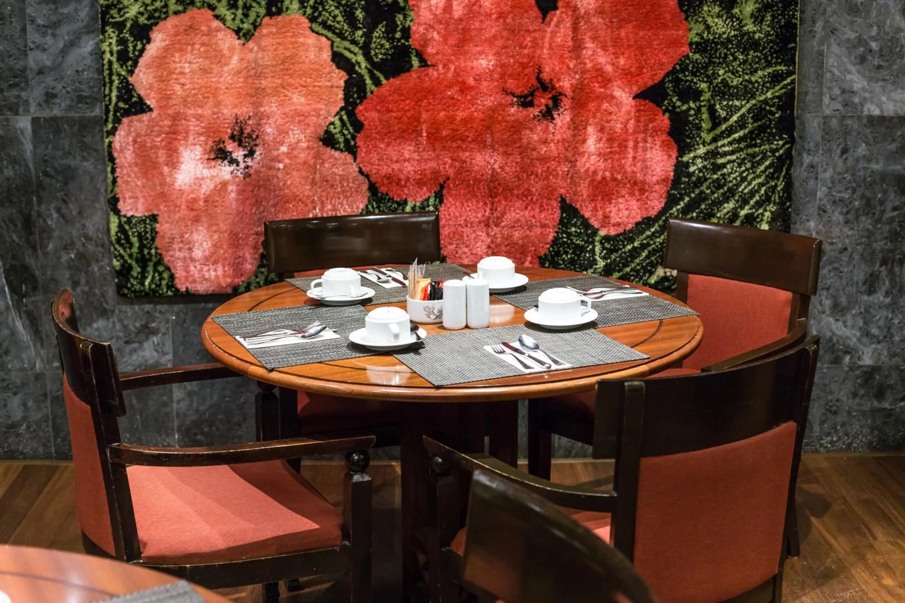 Dining area in Radisson Blu Hotel Lisbon