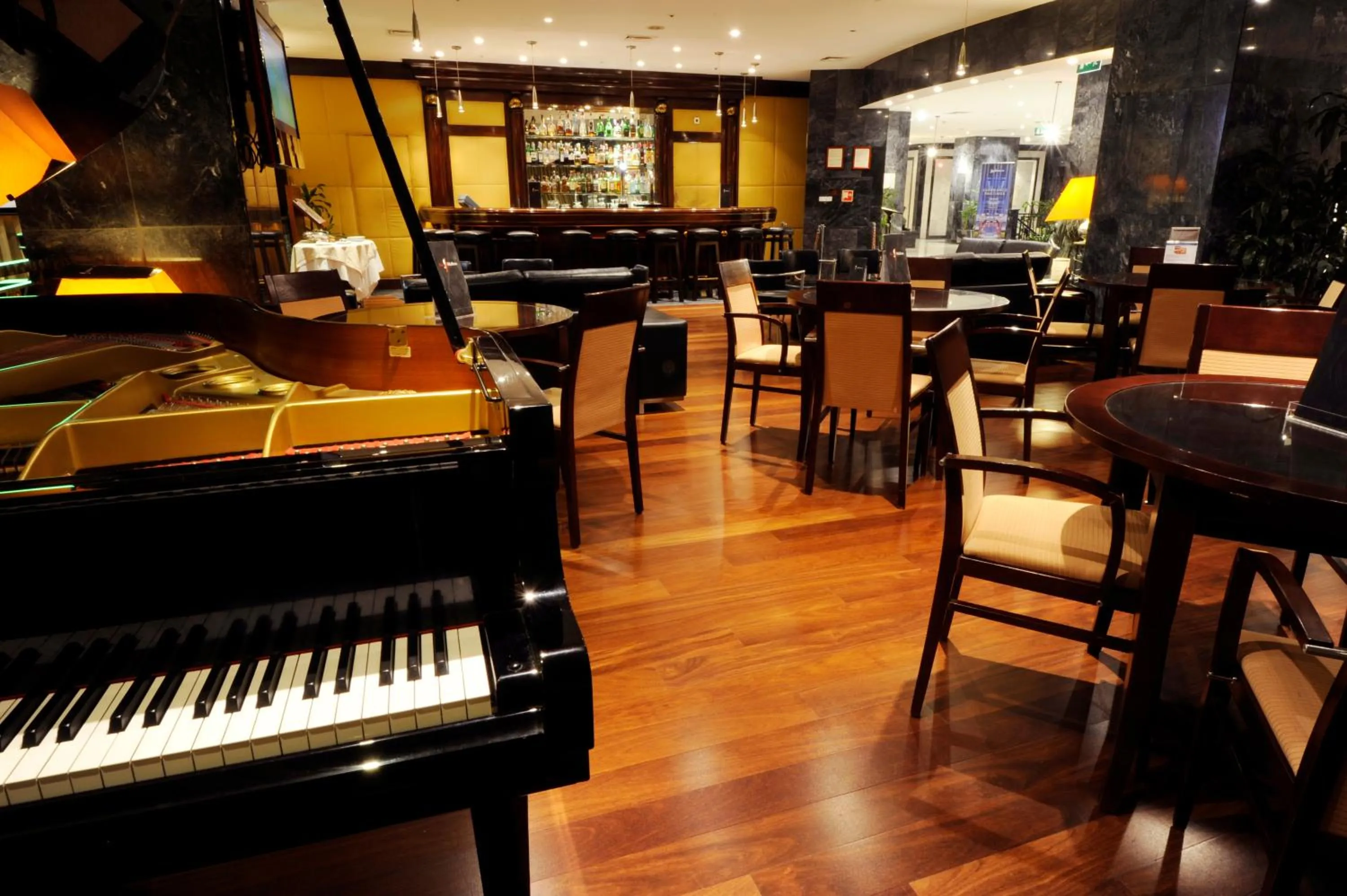 Lounge or bar in Radisson Blu Hotel Lisbon