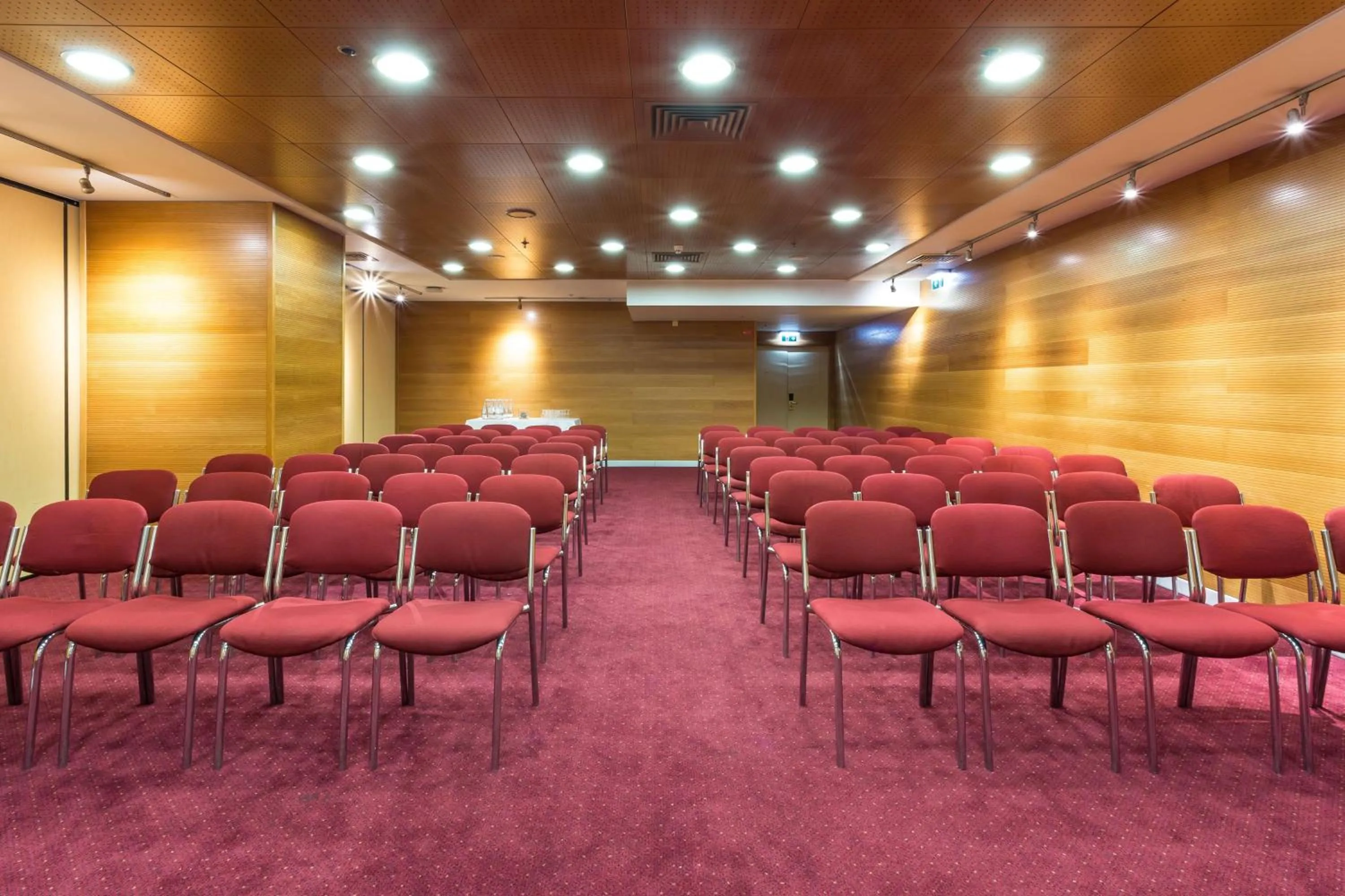 Meeting/conference room in Radisson Blu Hotel Lisbon