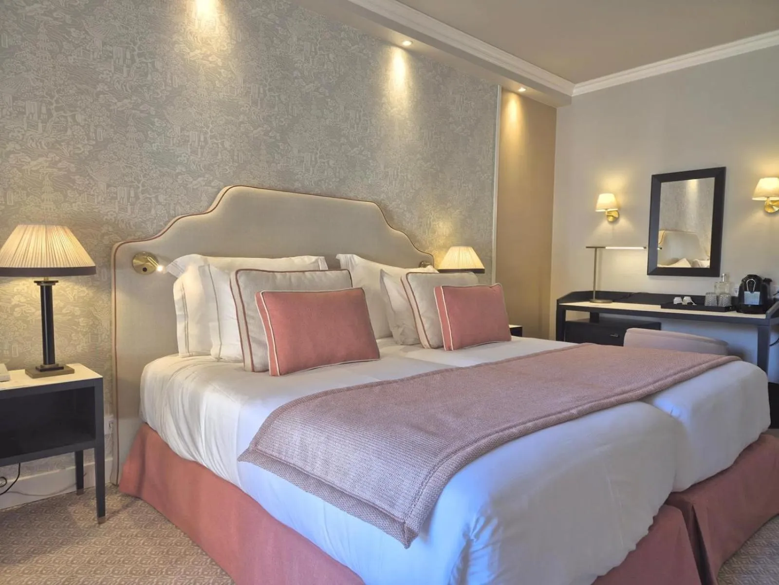 Bedroom, Bed in Longevity Senses - Cascais Boutique Hotel - Adults Only