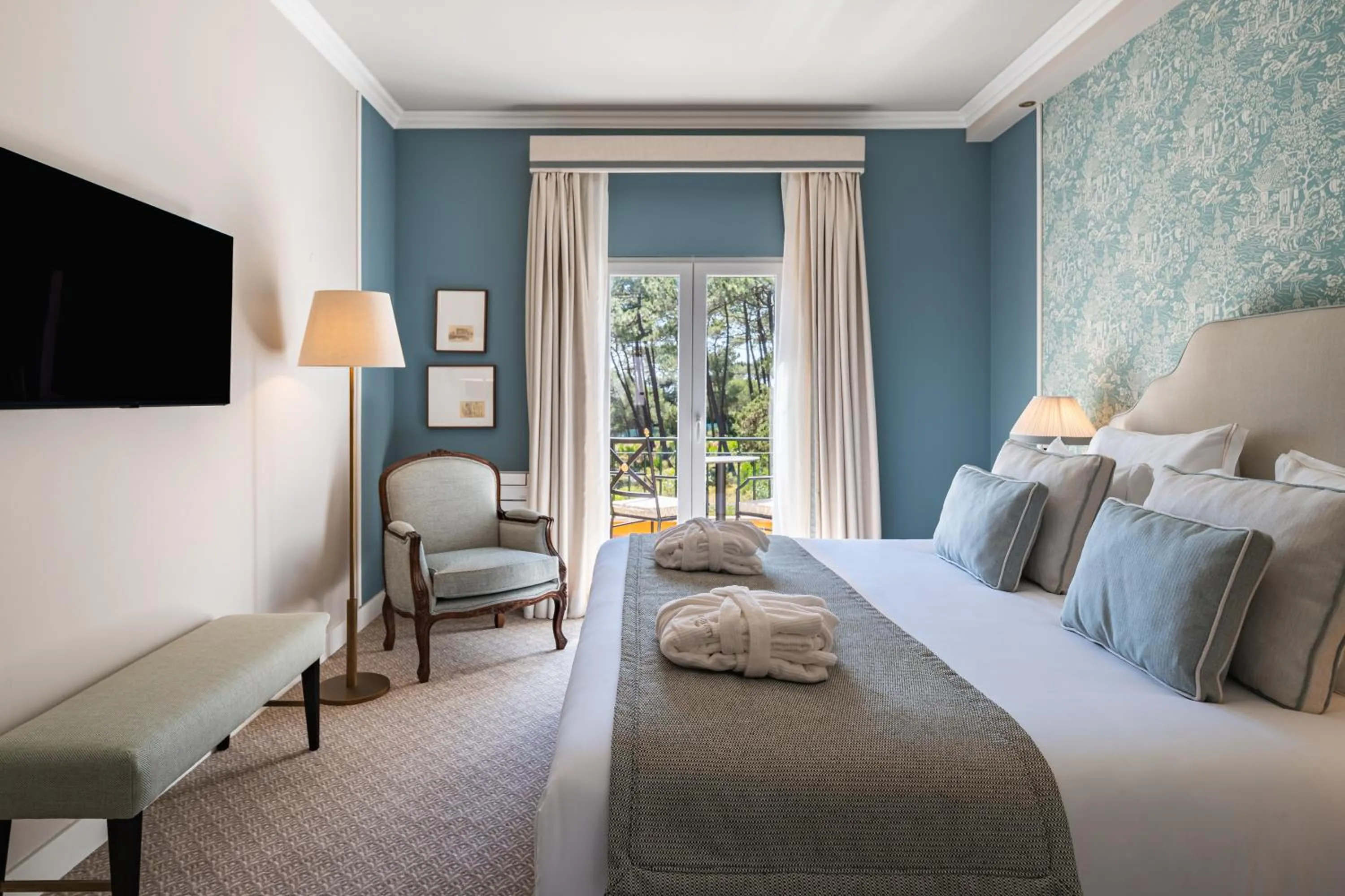 Bedroom, Bed in Longevity Senses - Cascais Boutique Hotel - Adults Only