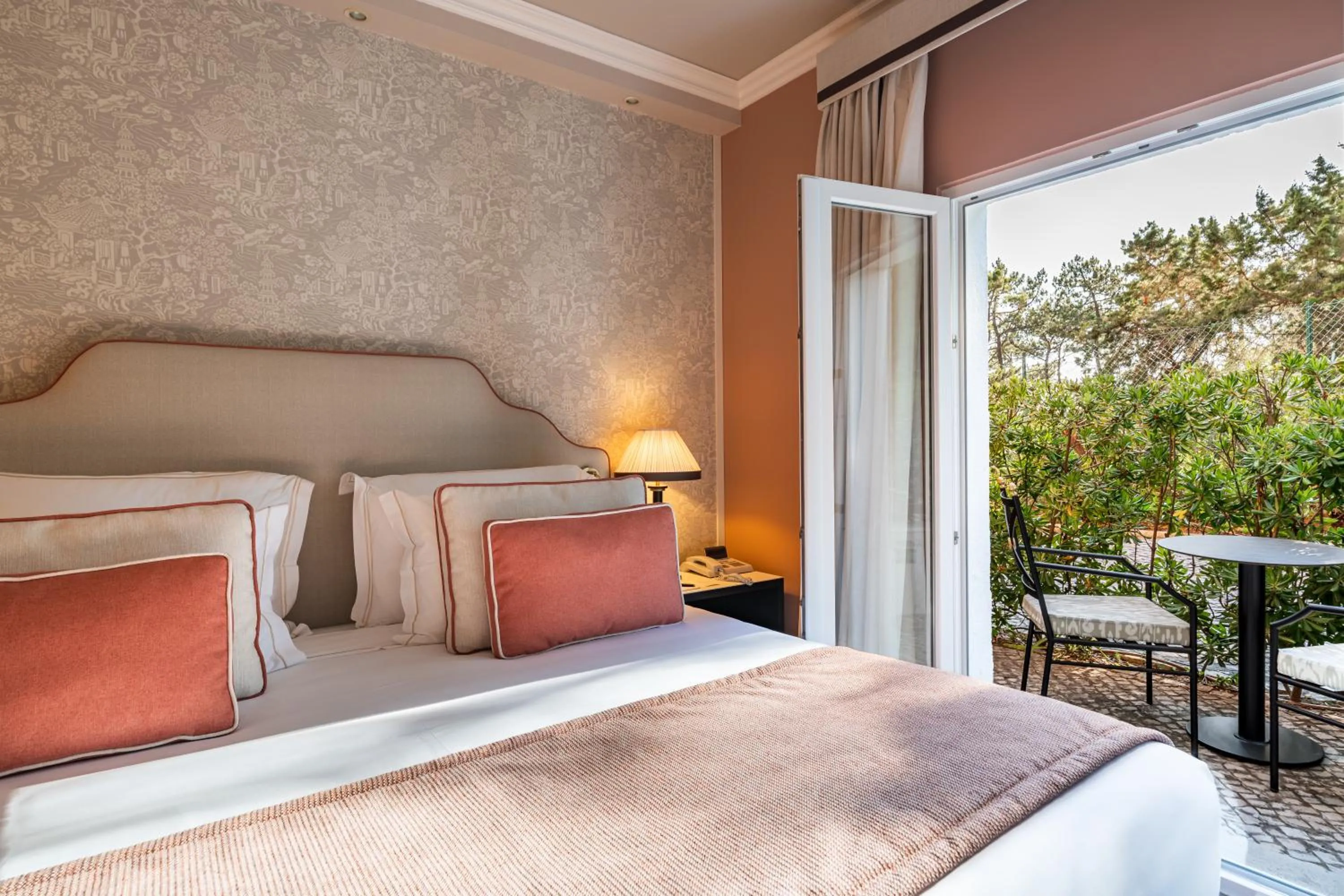 Bedroom, Bed in Longevity Senses - Cascais Boutique Hotel - Adults Only