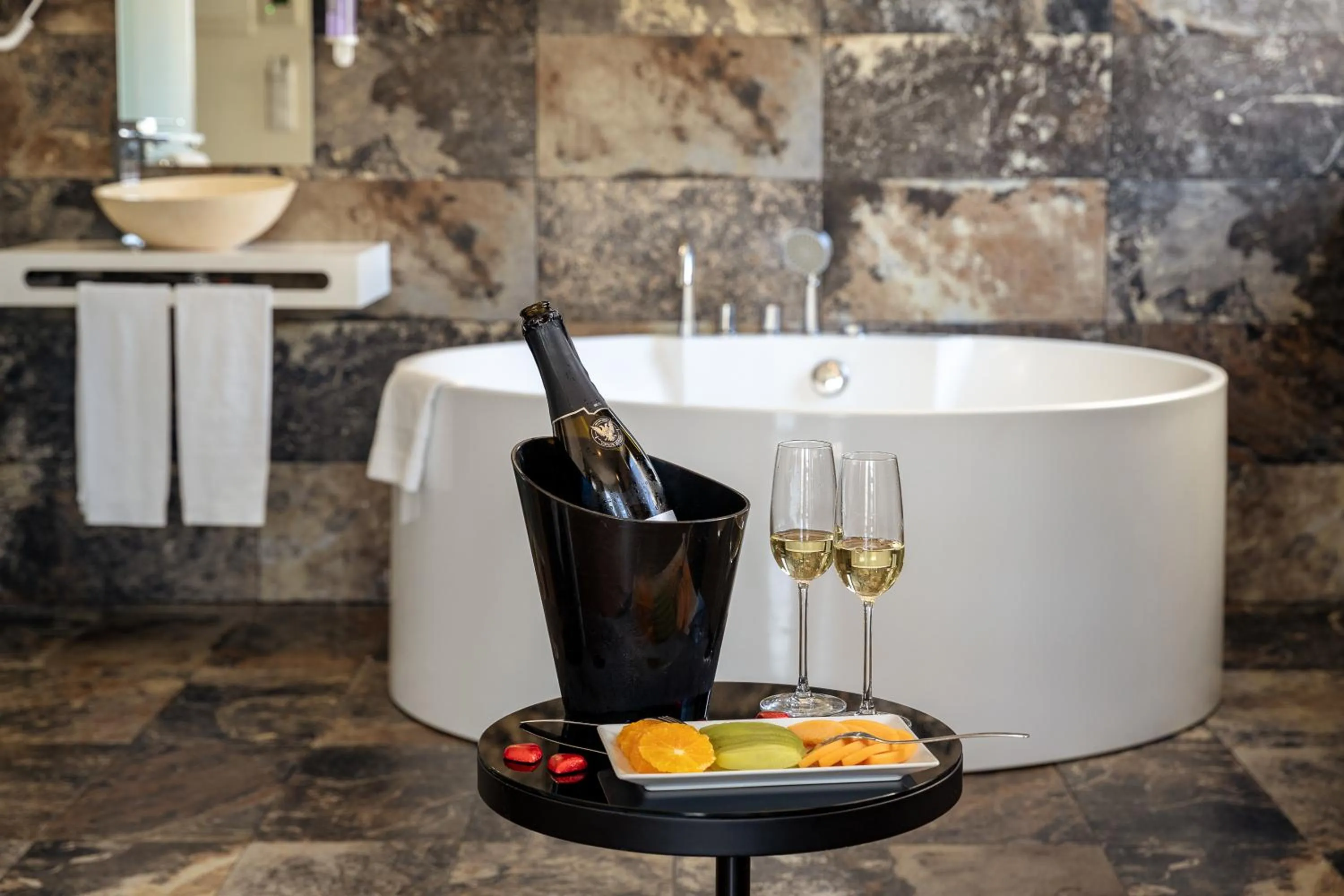 Bathroom in America Diamonds Hotel