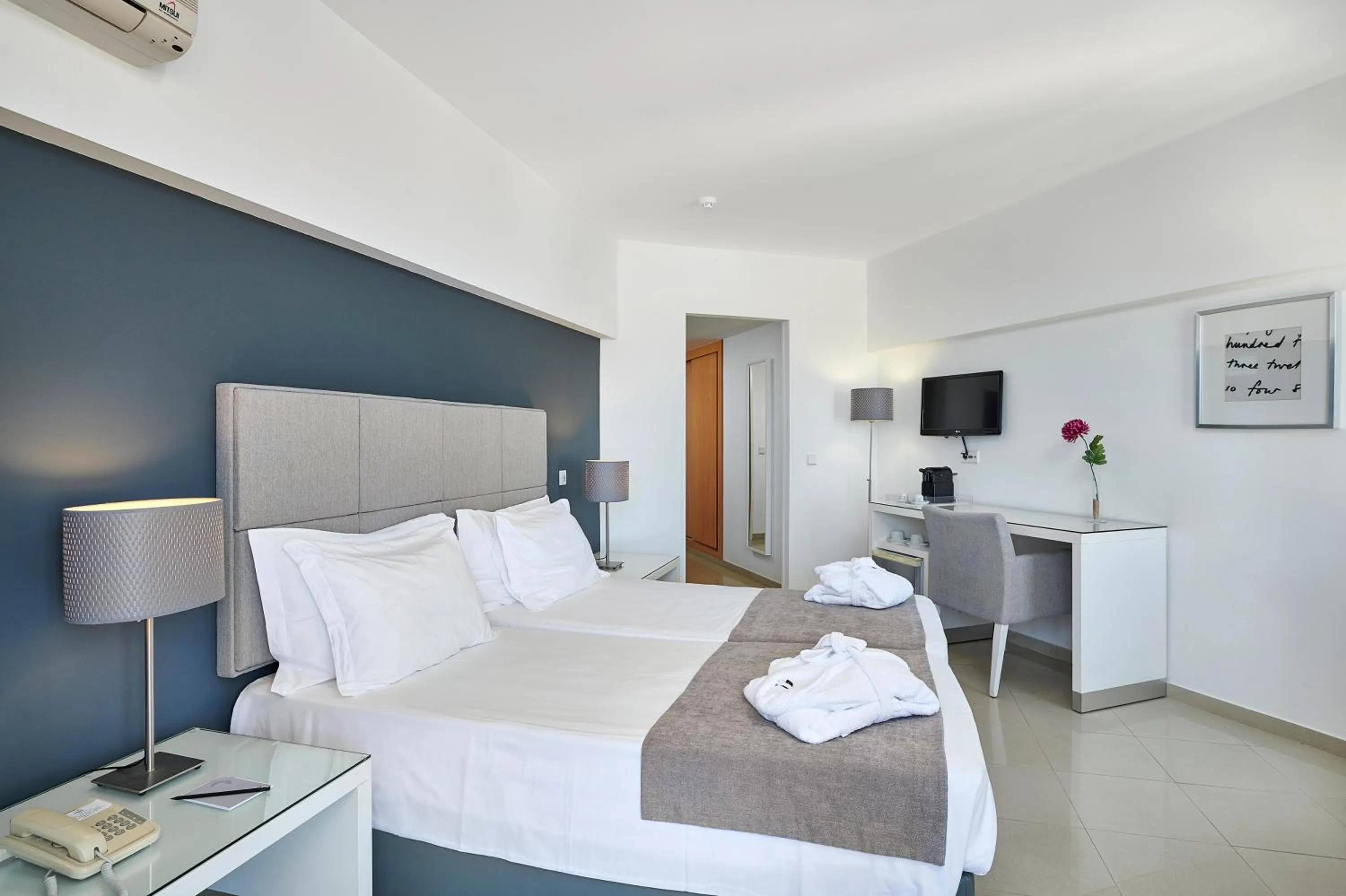 Bed in Rocamar Exclusive Hotel & Spa - Adults Only