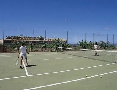 Tennis court in Hotel Gran Rey