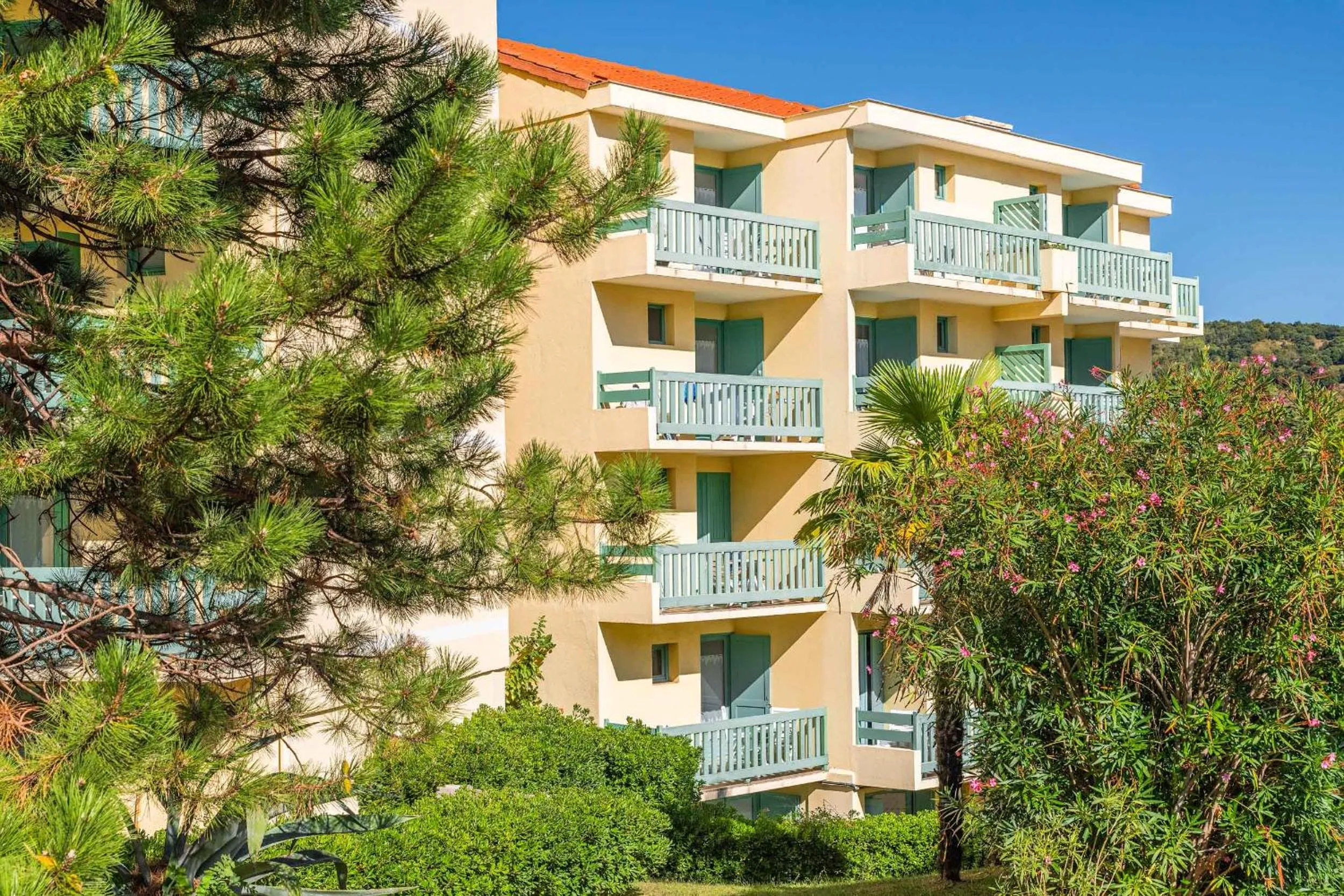 Property building in La Pinède