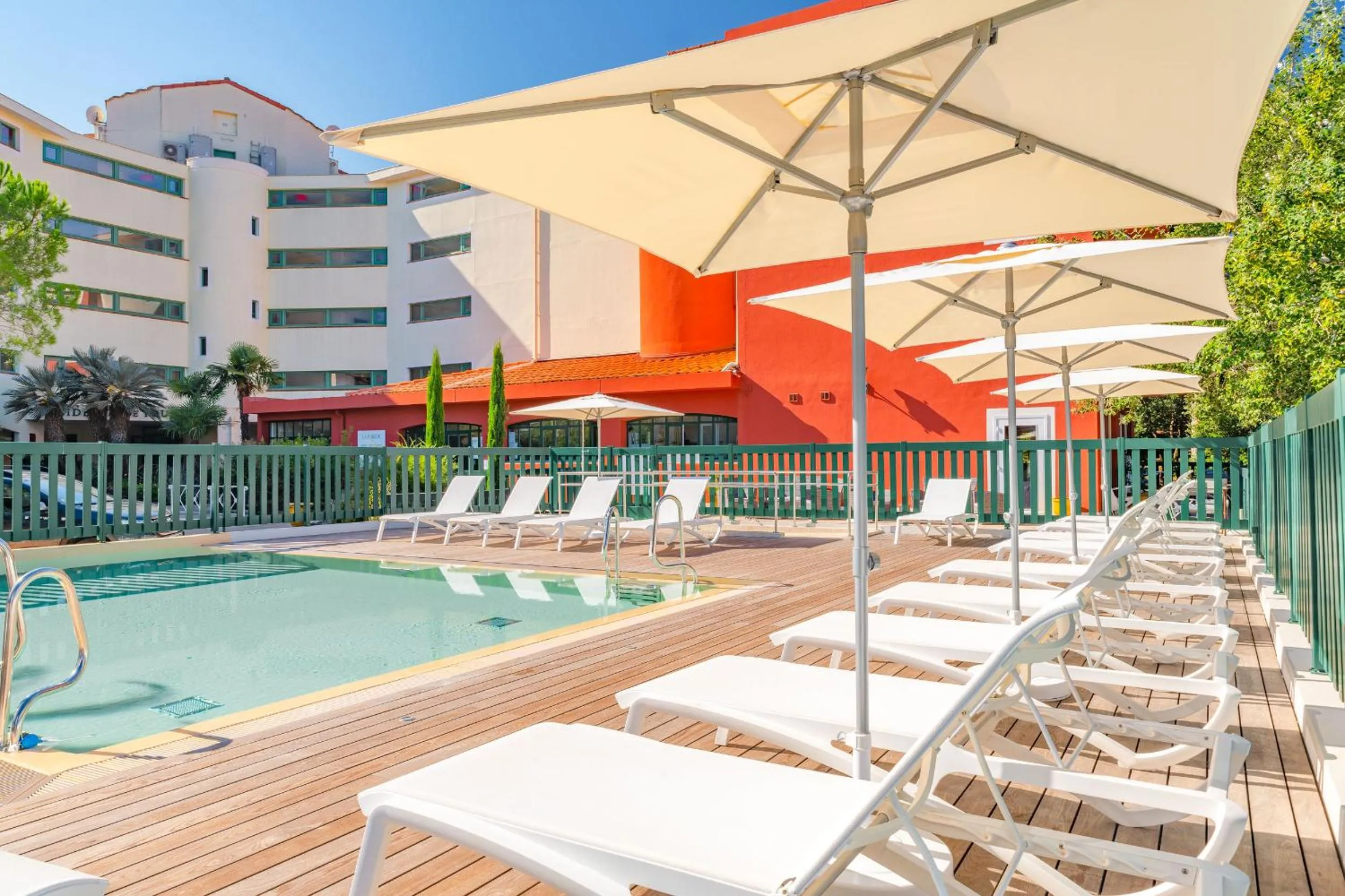 Swimming pool in La Pinède