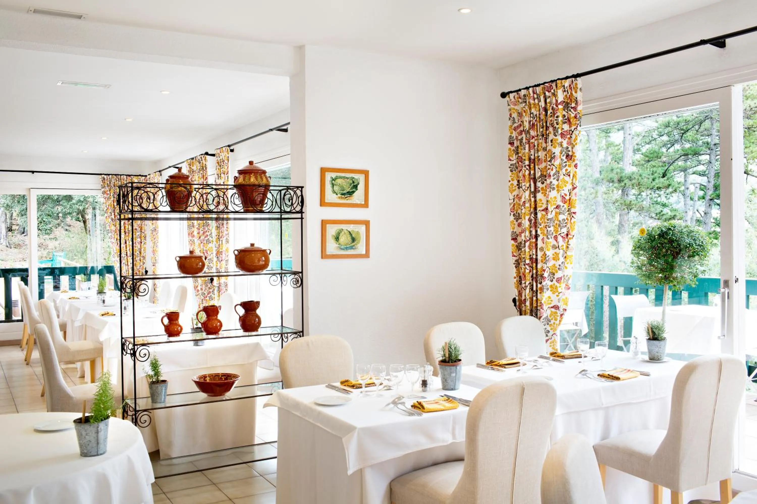 Restaurant/places to eat in La Pinède