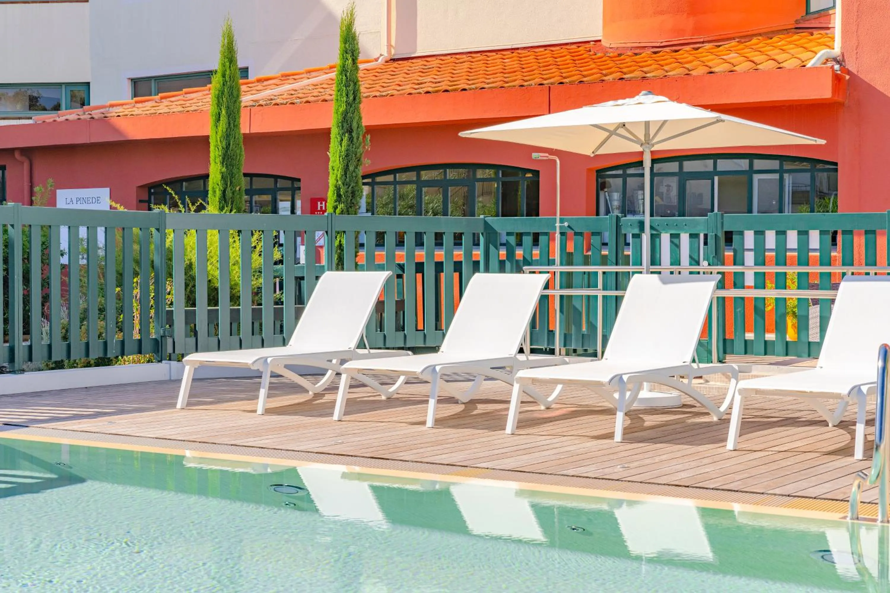 Swimming pool in La Pinède