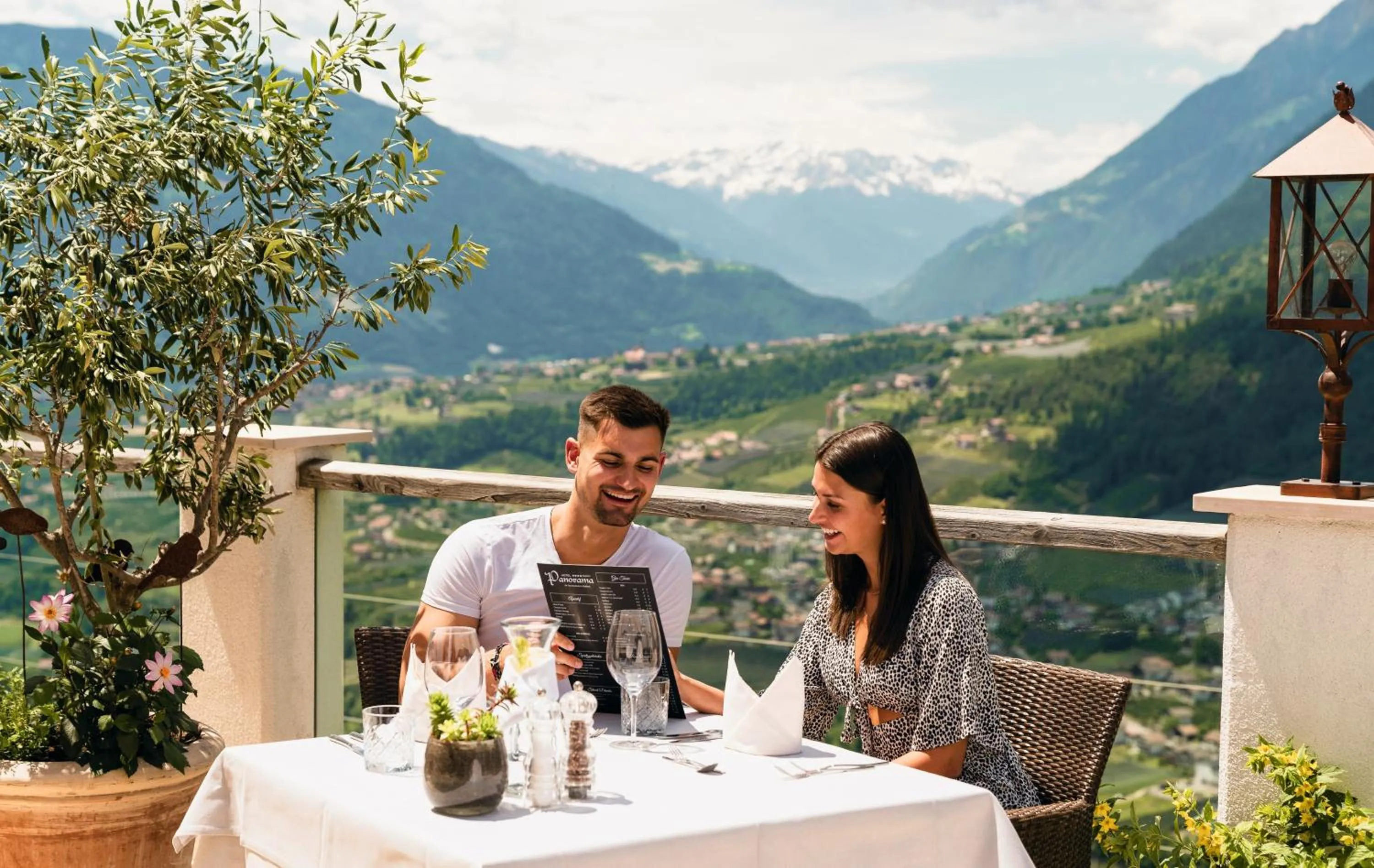 Restaurant/places to eat in Hotel Panorama