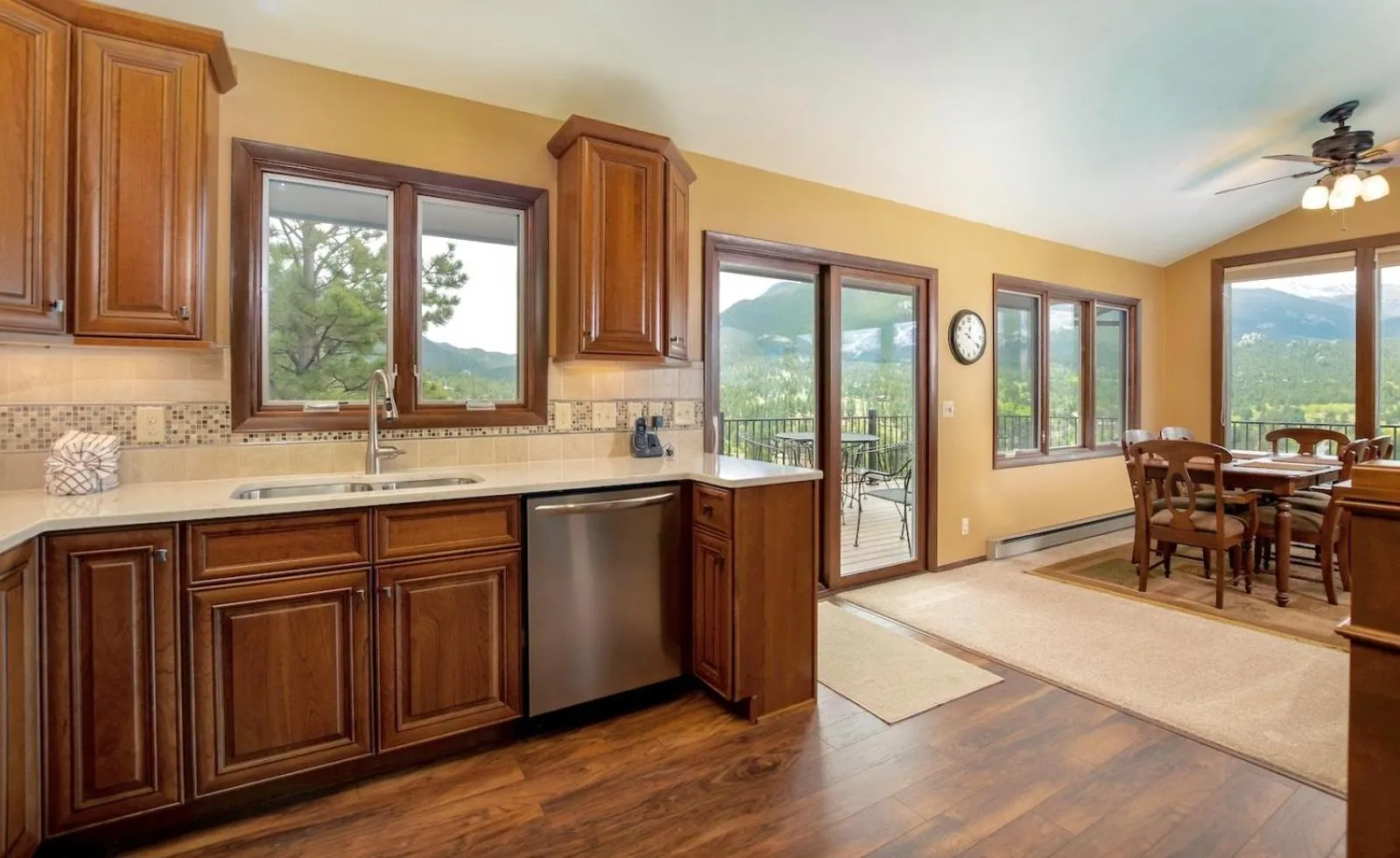 Kitchen or kitchenette in Kintzle Home