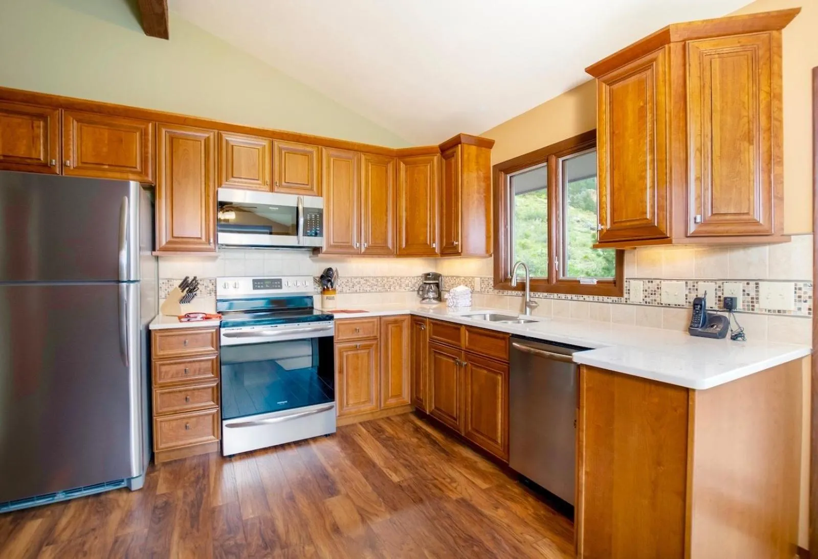 Kitchen or kitchenette in Kintzle Home