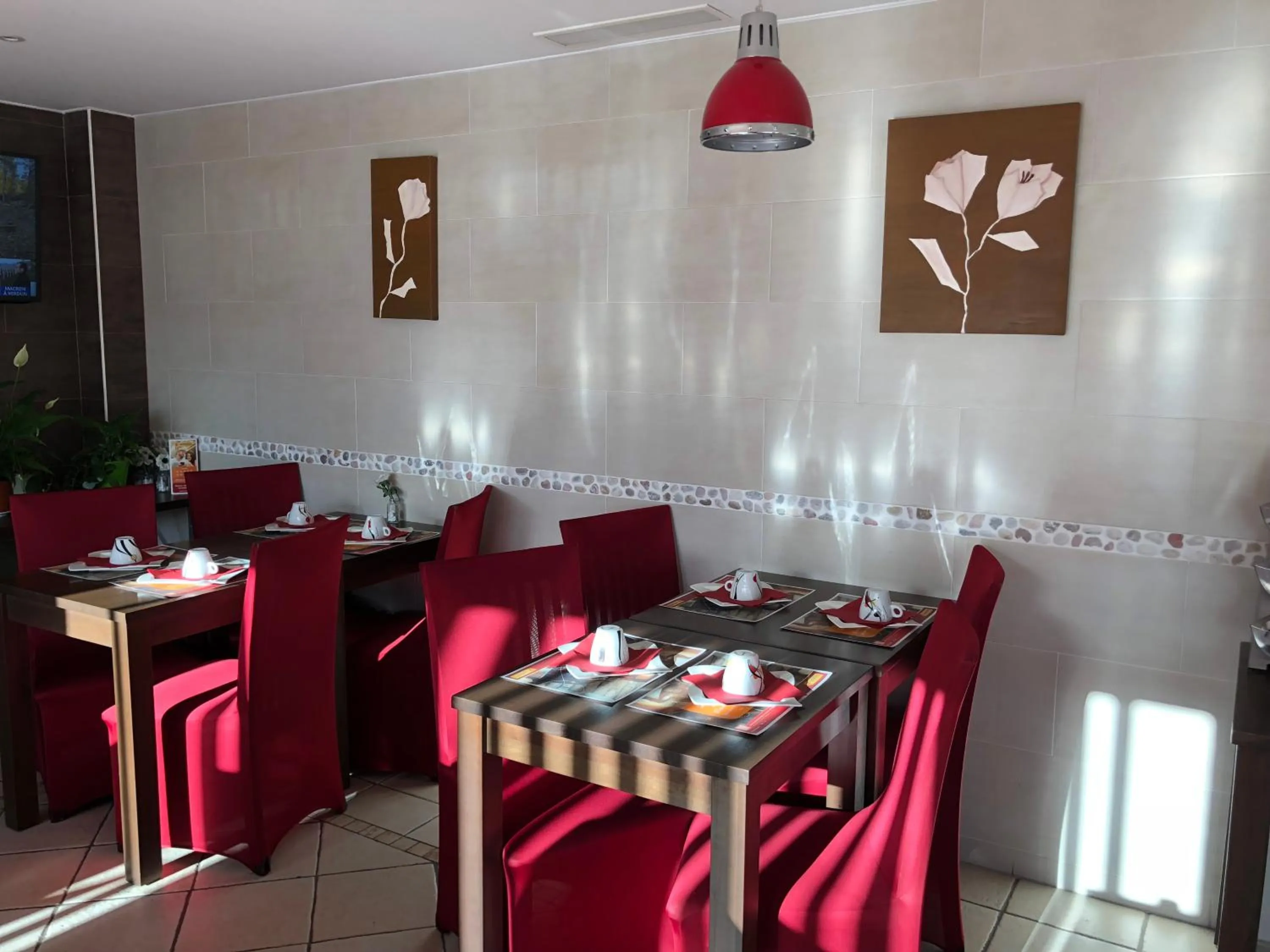 Restaurant/places to eat in HOTEL RESTAURANT PARIS PACIFIC PARIS-VILLEJUIF- PRES DU METRO L'HAY LES ROSES LIGNE 14 - Direct PARIS-AEROPORT ORLY ET INSTITUT GUSTAVE ROUSSY