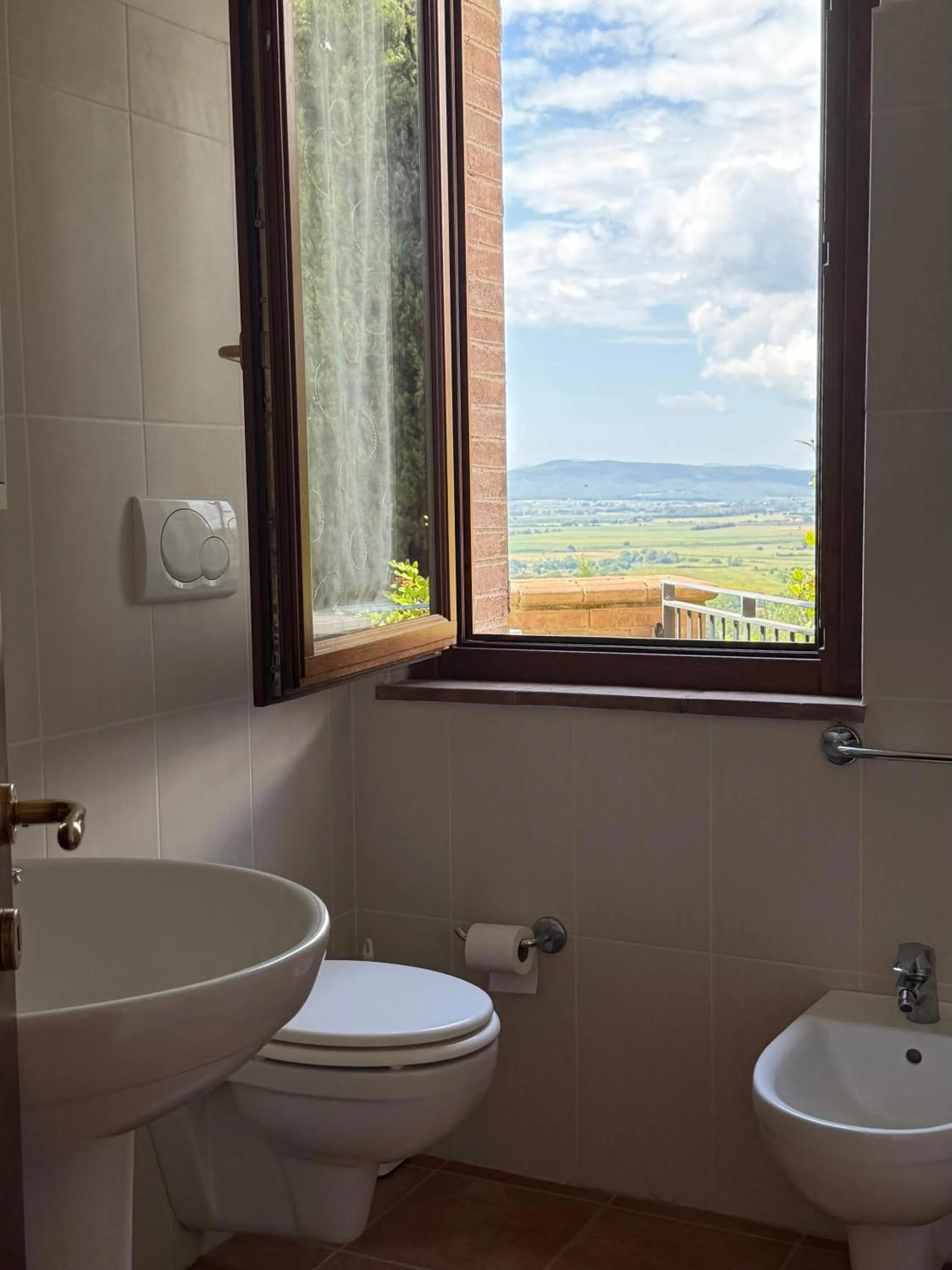 Toilet in Madonna Del Poggio CAV