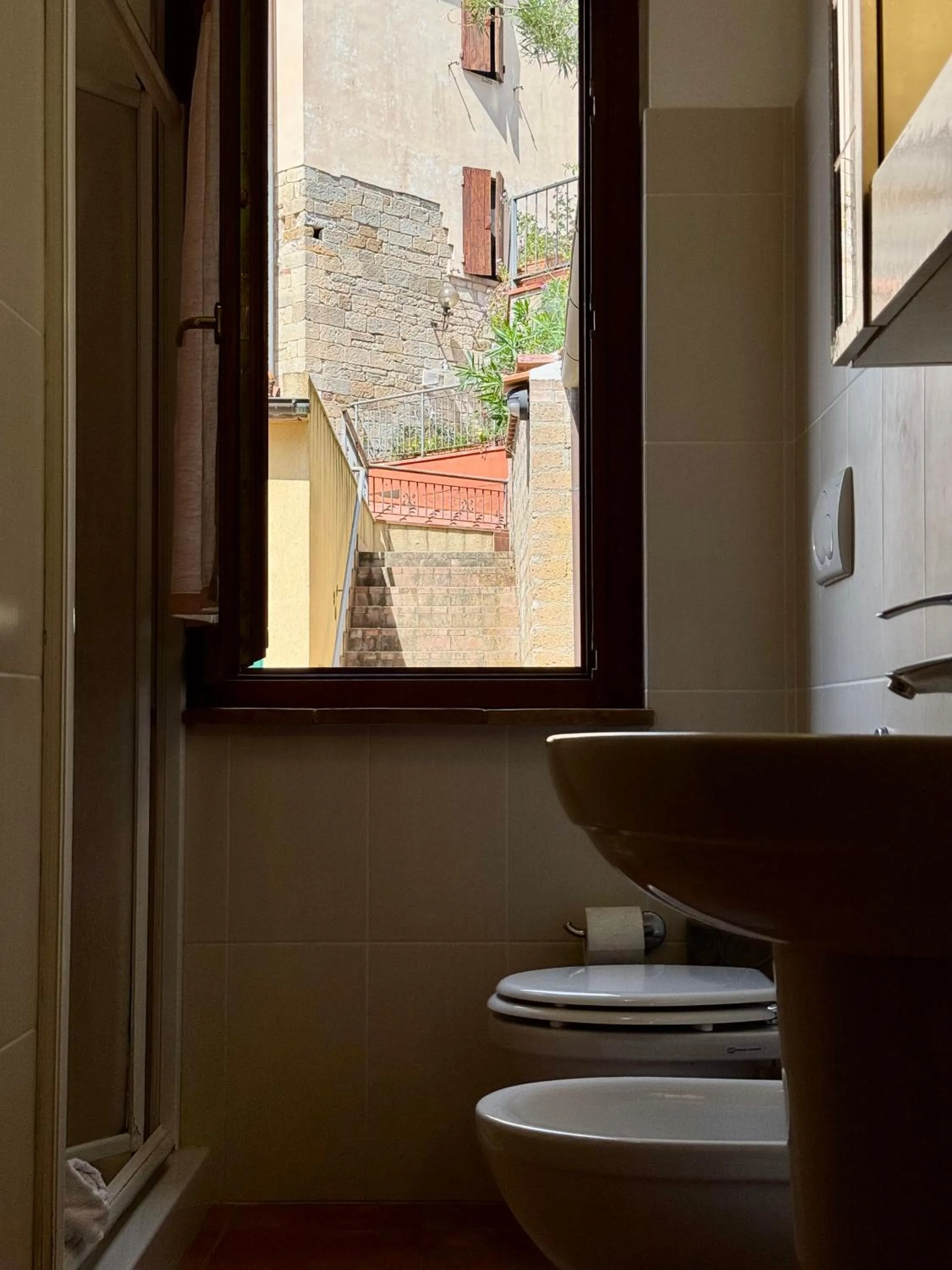 Toilet in Madonna Del Poggio CAV