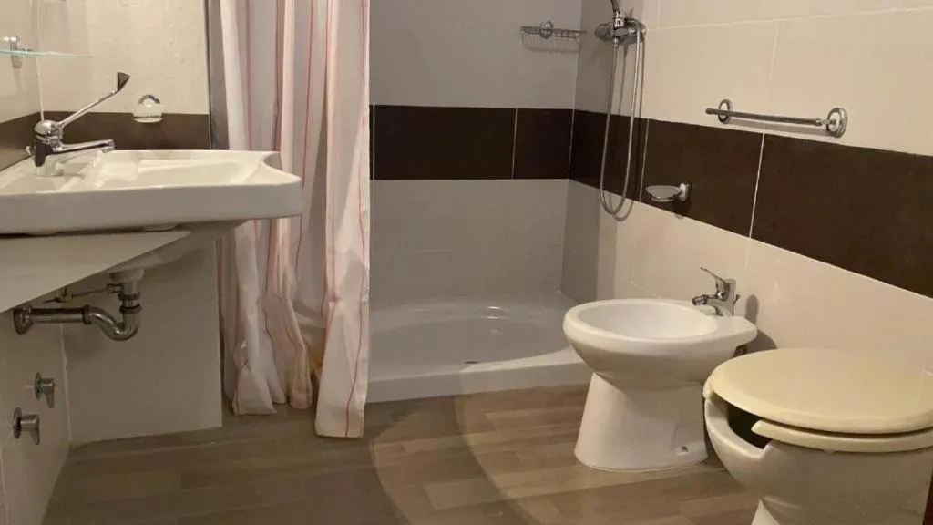 Bathroom in La Masseria Hotel Ristorante Centro Benessere