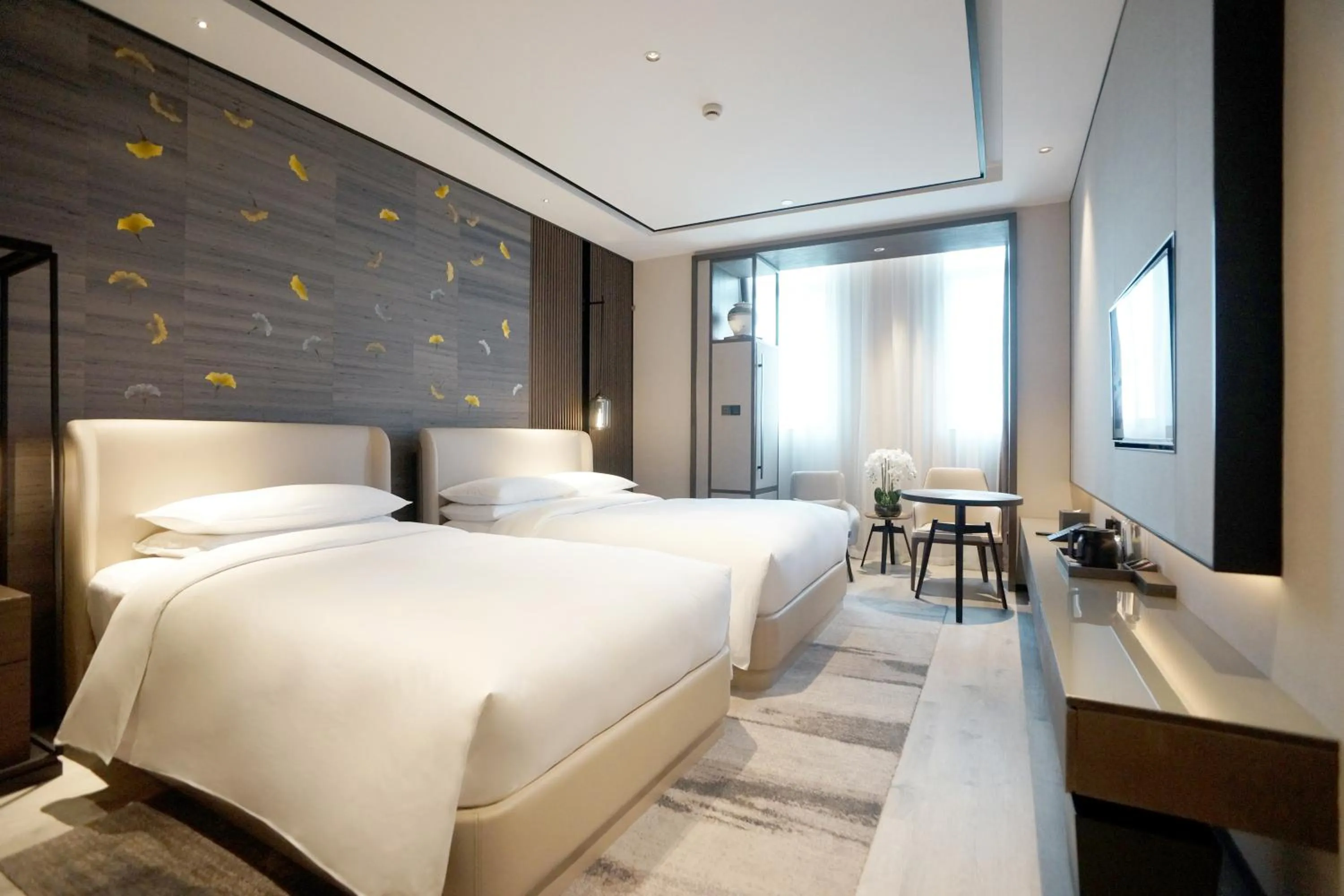 Twin Room with Shower in Yunhe Yebo Hotel (Shanghai International Tourism Resort Pudong Airport)