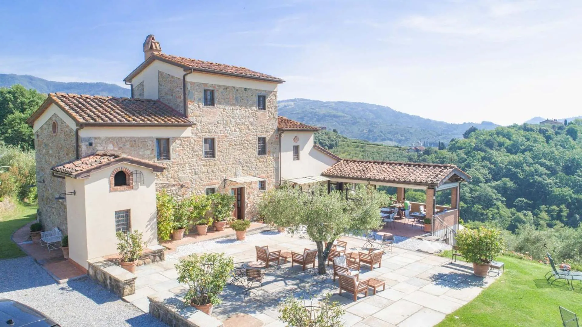 Property building in B&B Hotel La Piana