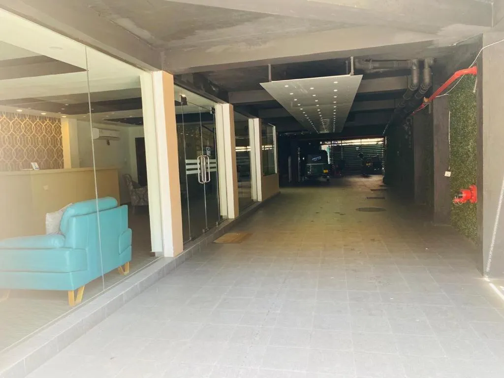 Parking in City Hotel Colombo 02