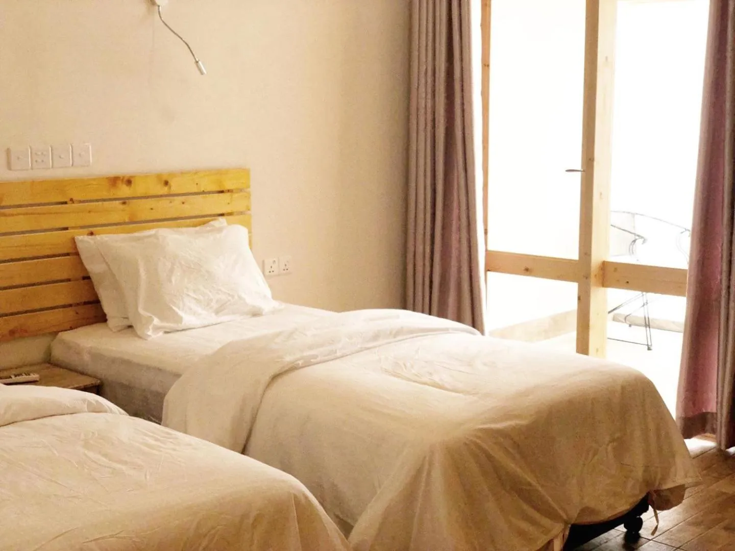 Photo of the whole room, Bed in Tiger Shark Residence & Dive