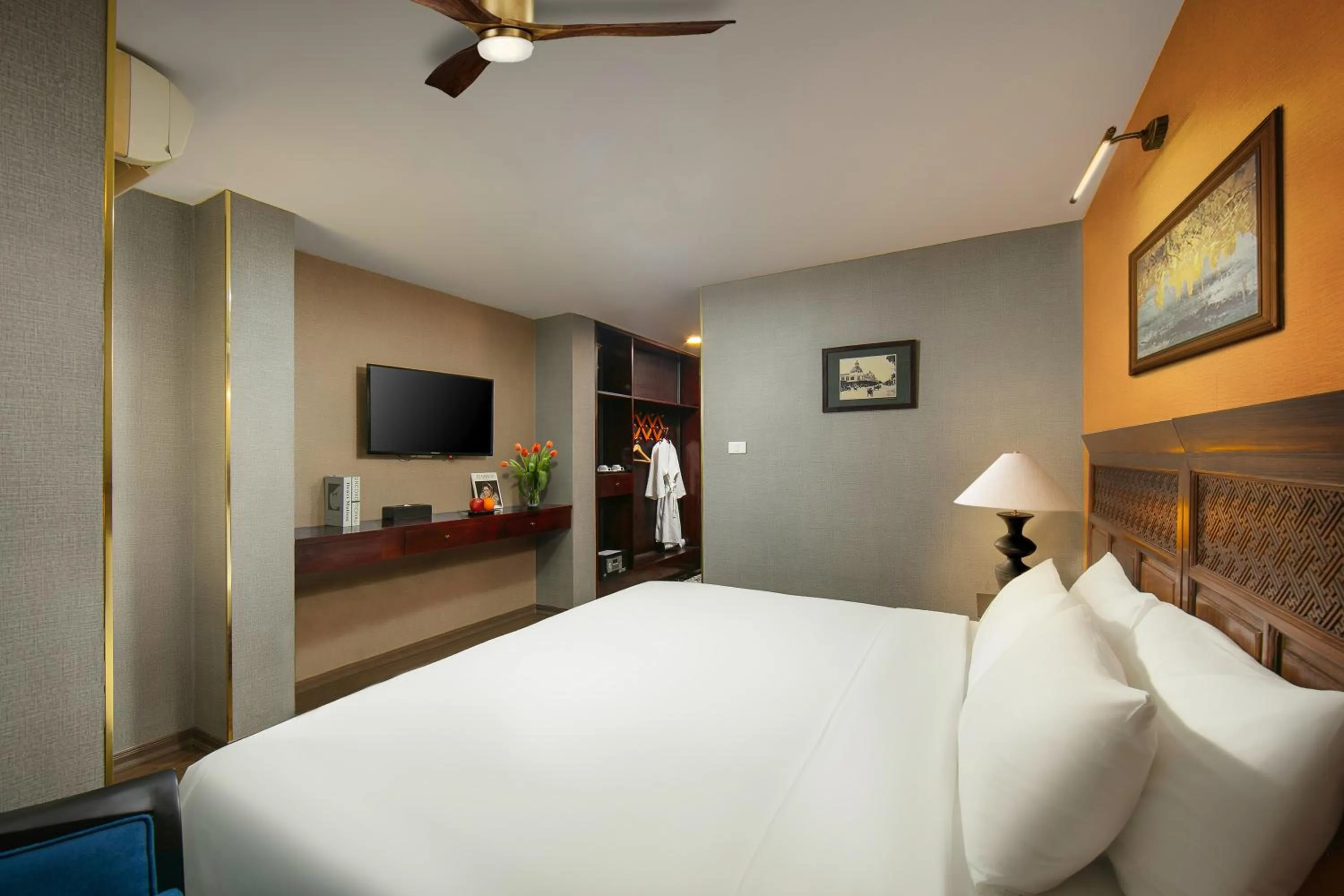 Photo of the whole room, Bed in Classic Street Hotel