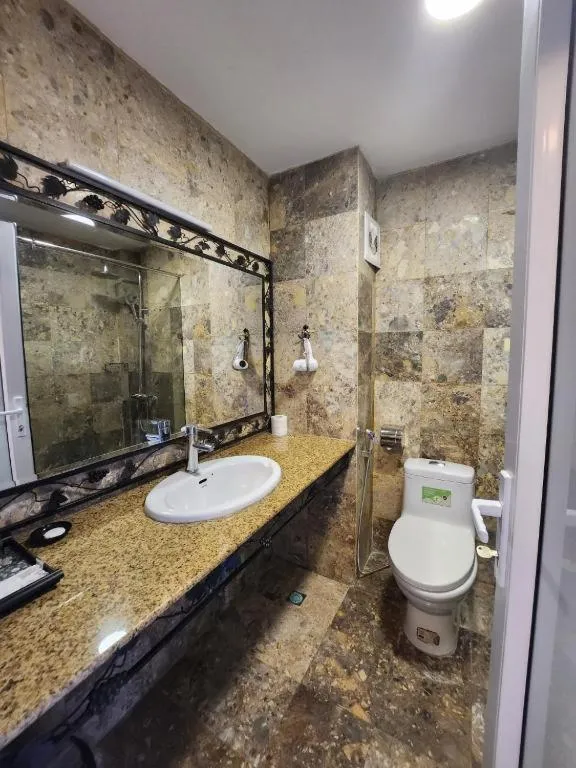 Toilet in Classic Street Hotel