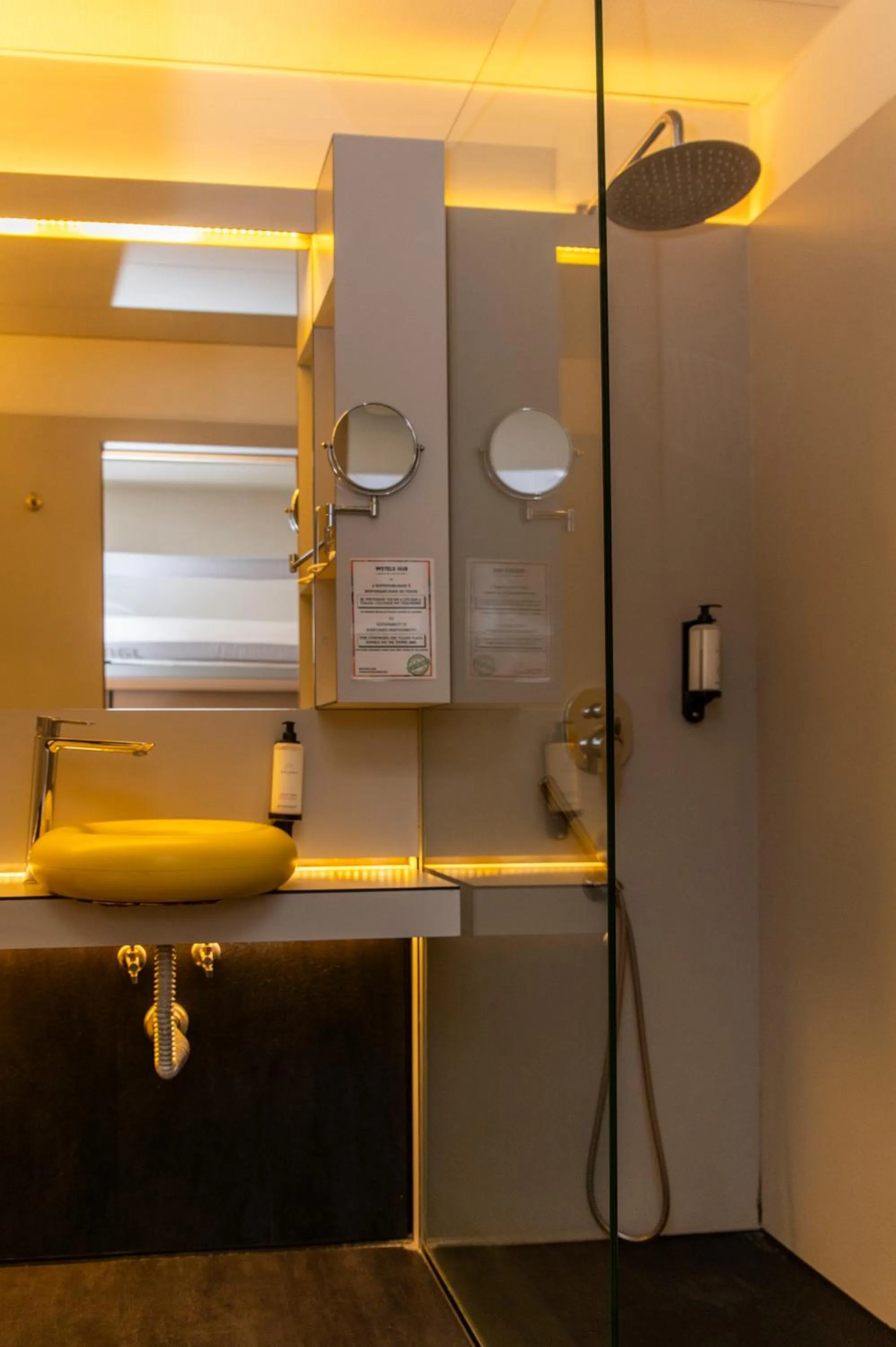 Bathroom in WOT Porto Soul