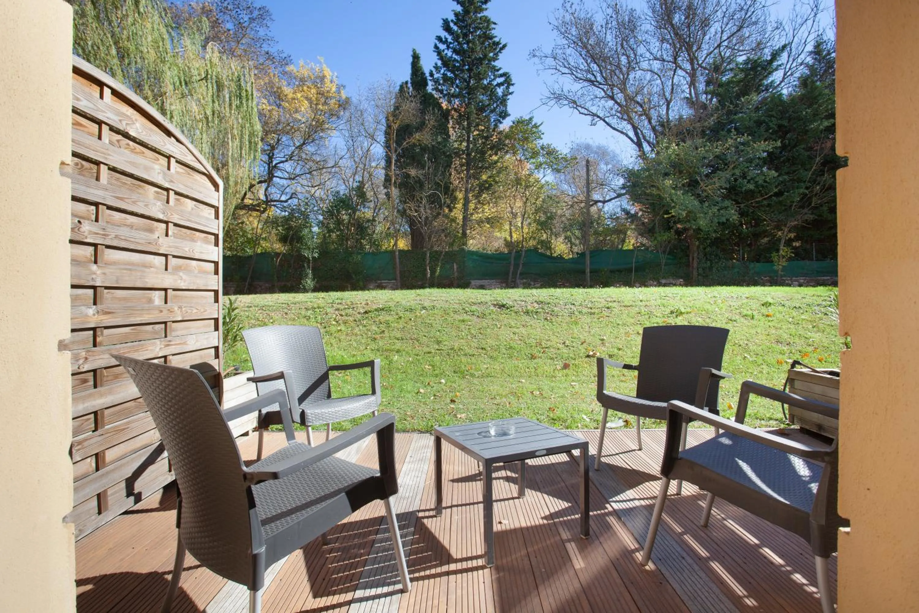 Patio in Suite Home Aix en Provence Sud TGV