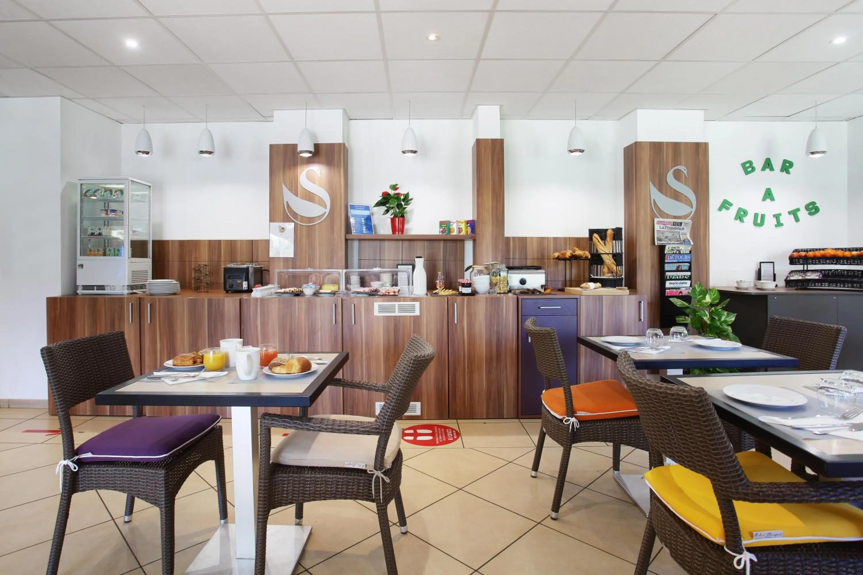 Restaurant/places to eat in Suite Home Aix en Provence Sud TGV