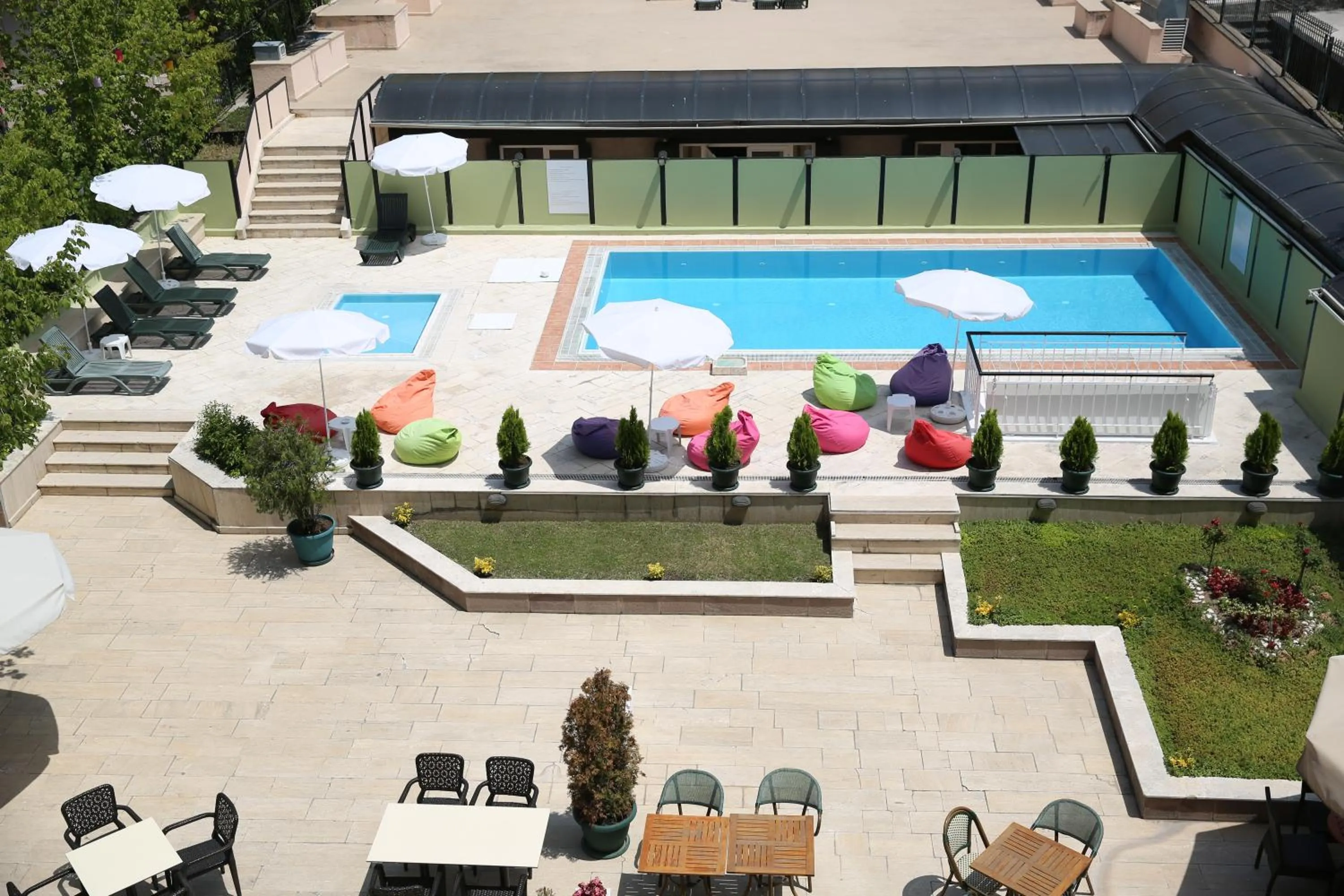 Pool view in King Hotel Guvenlik