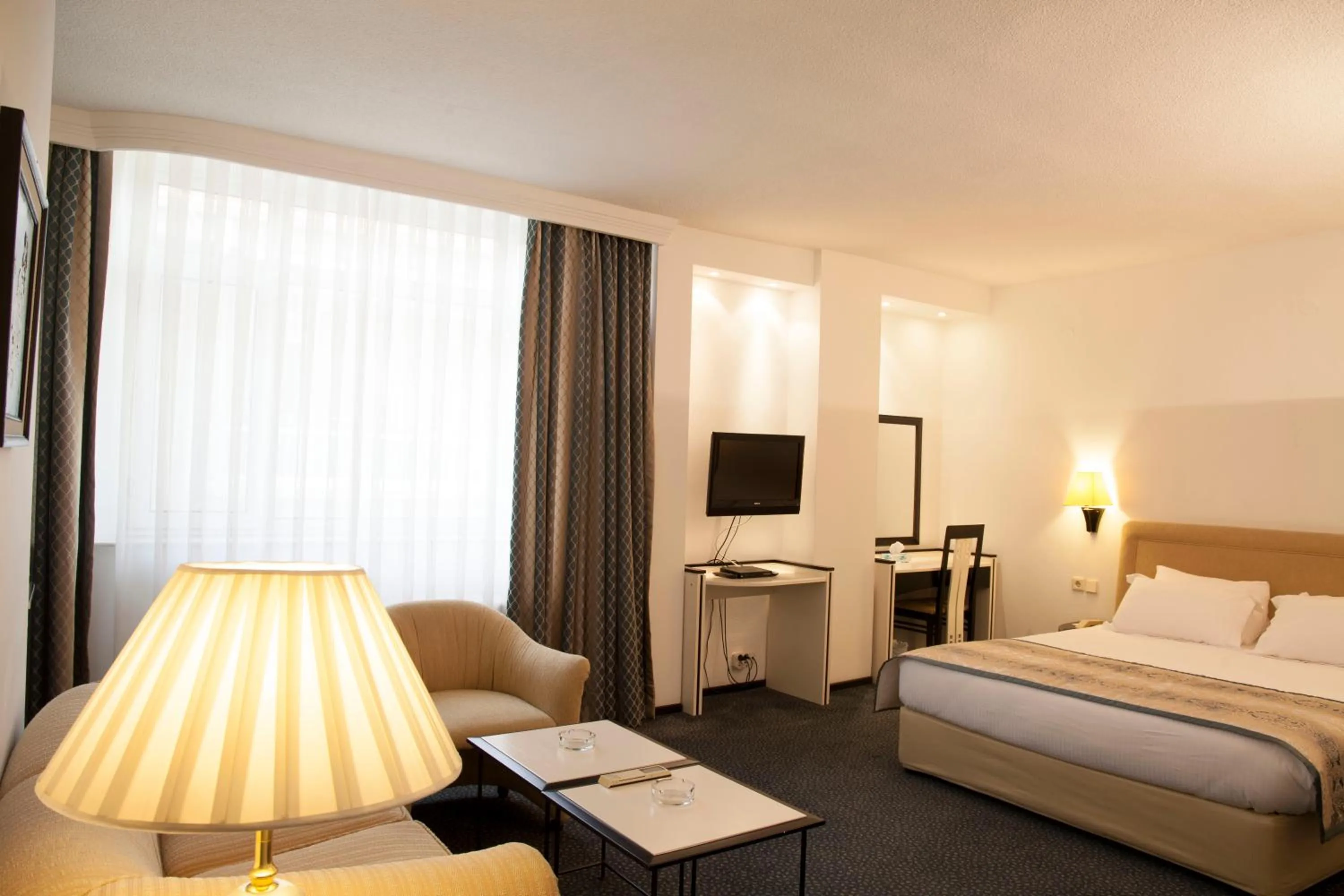 Photo of the whole room in King Hotel Guvenlik