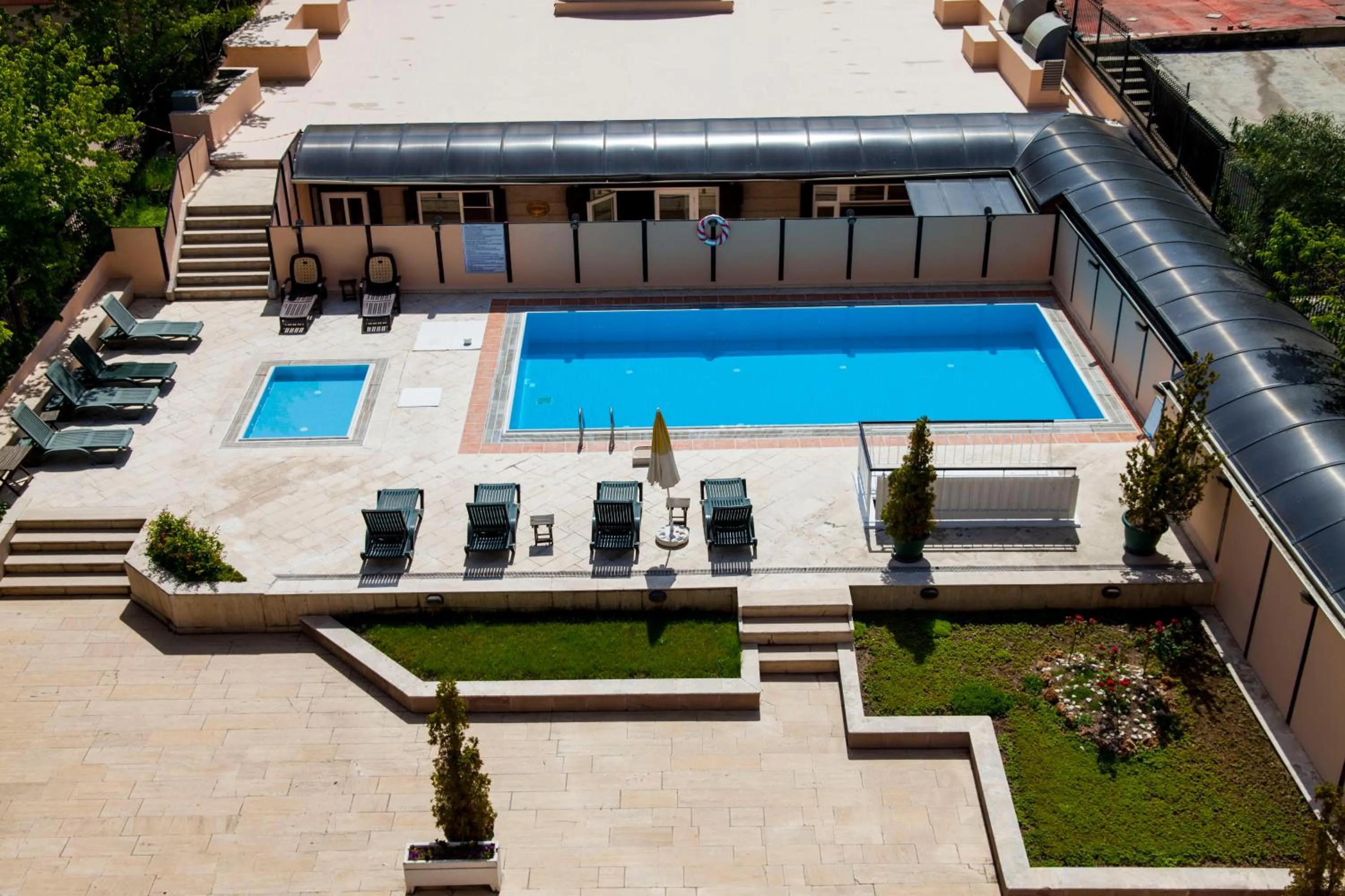 Pool view in King Hotel Guvenlik