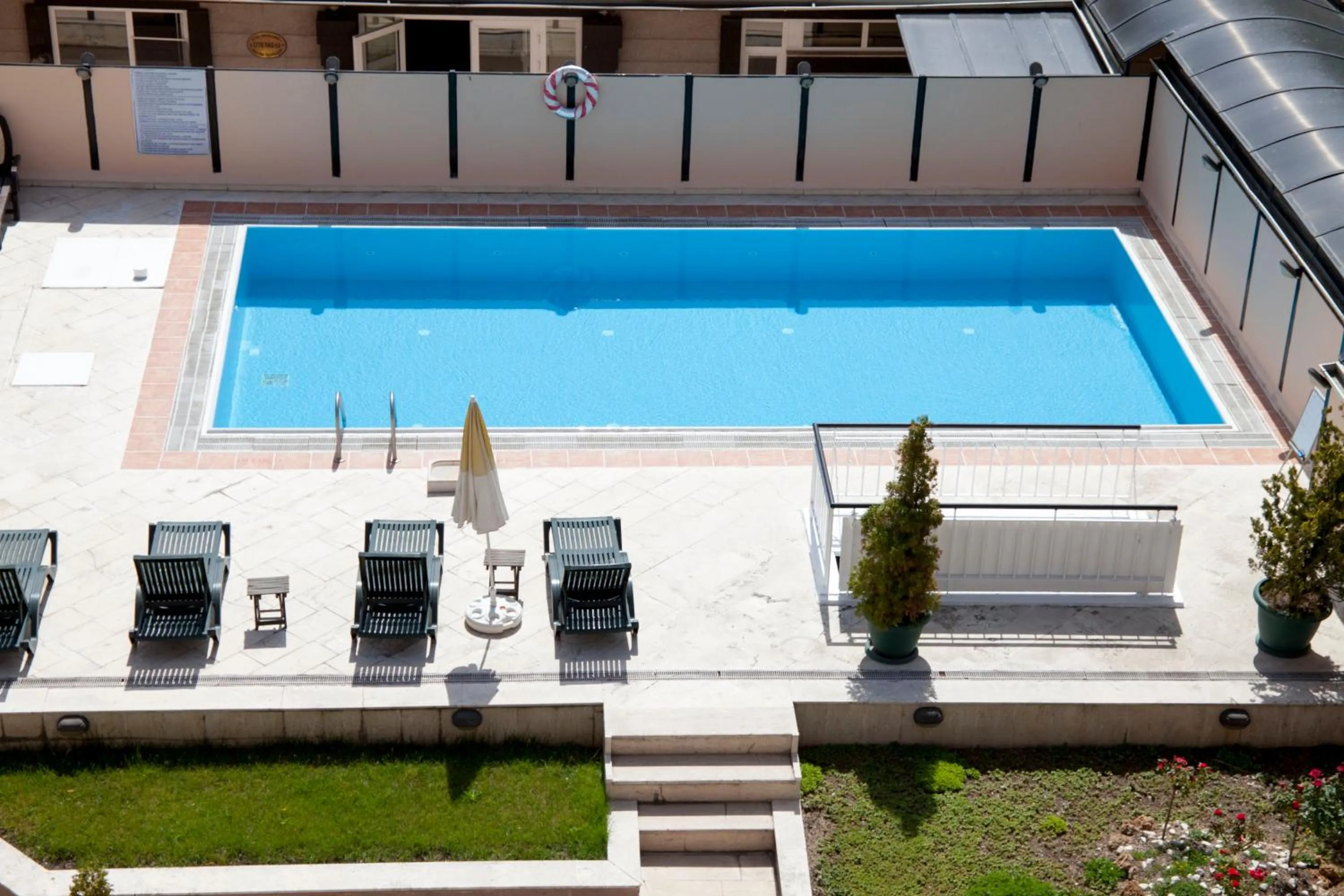 Pool view in King Hotel Guvenlik