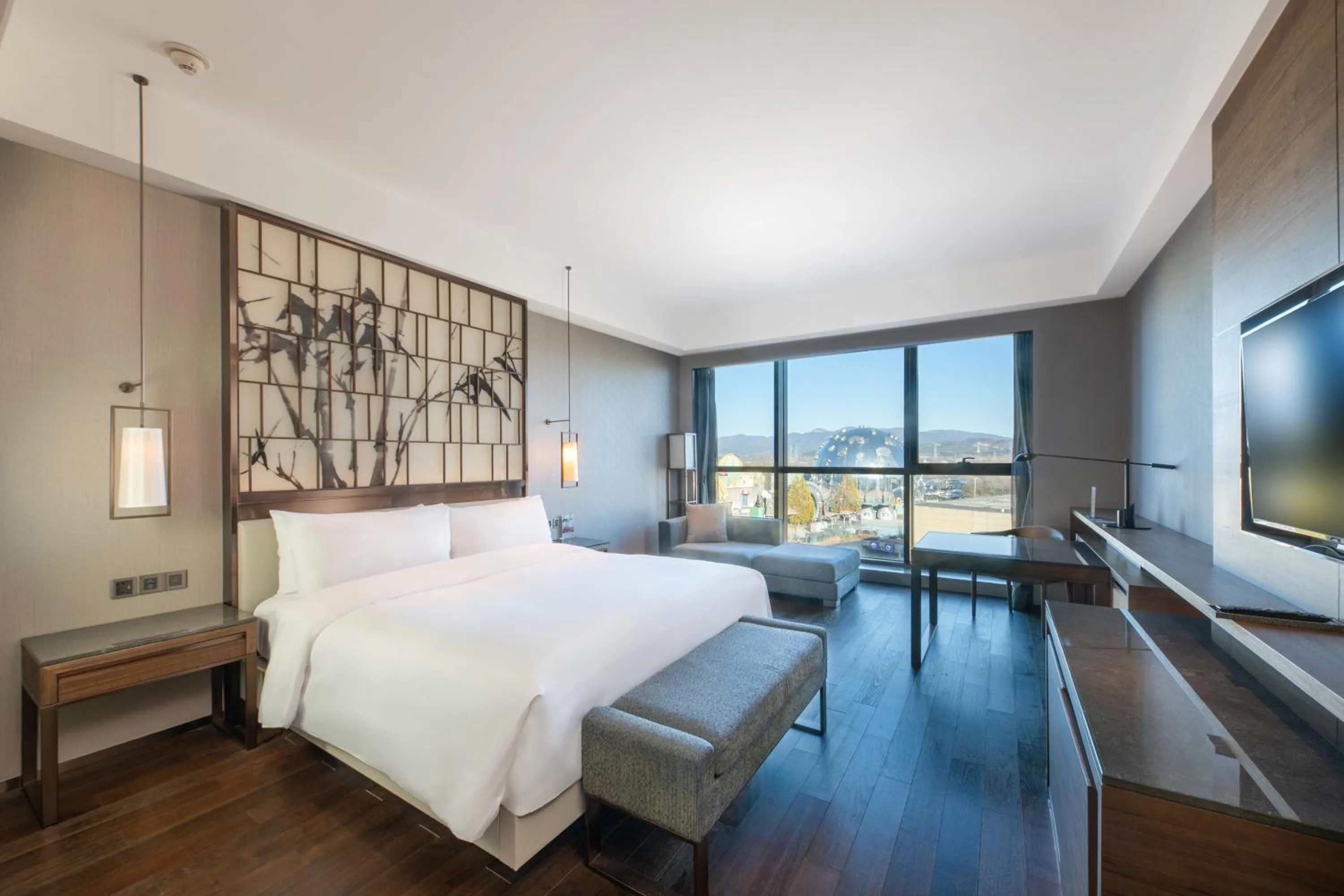 Photo of the whole room, Bed in Beijing Marriott Hotel Changping