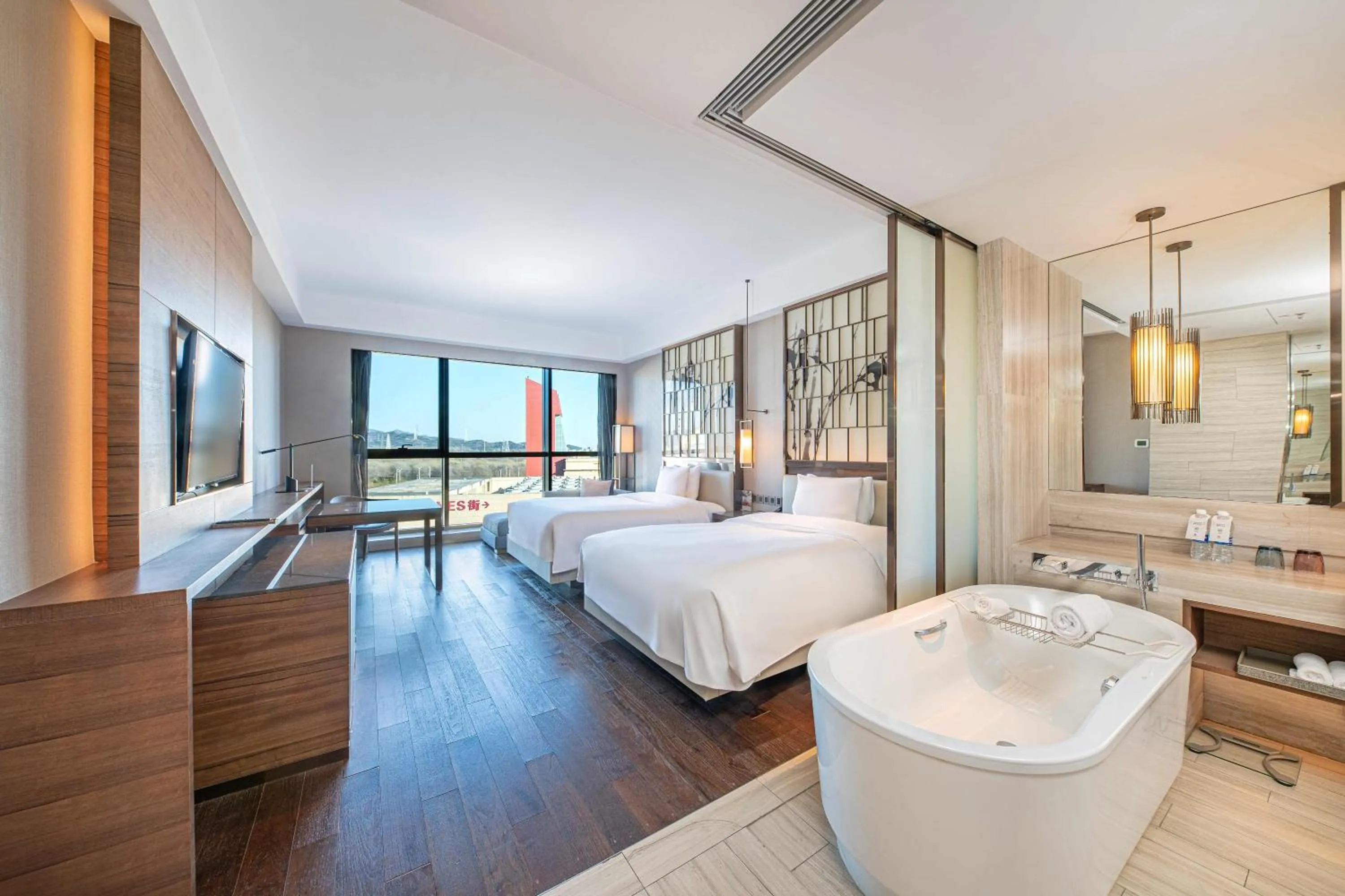 Photo of the whole room, Bed in Beijing Marriott Hotel Changping