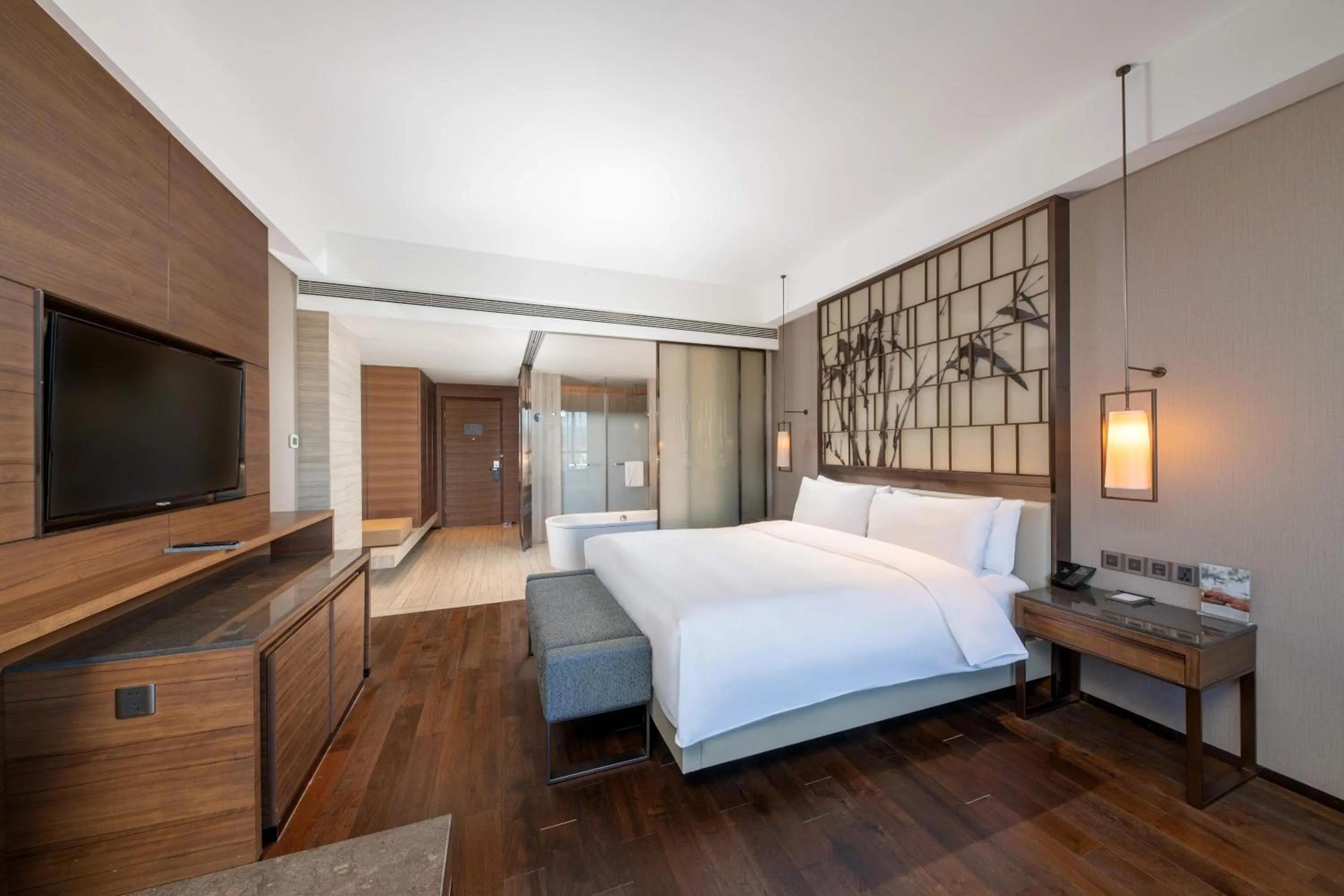 Photo of the whole room, Bed in Beijing Marriott Hotel Changping